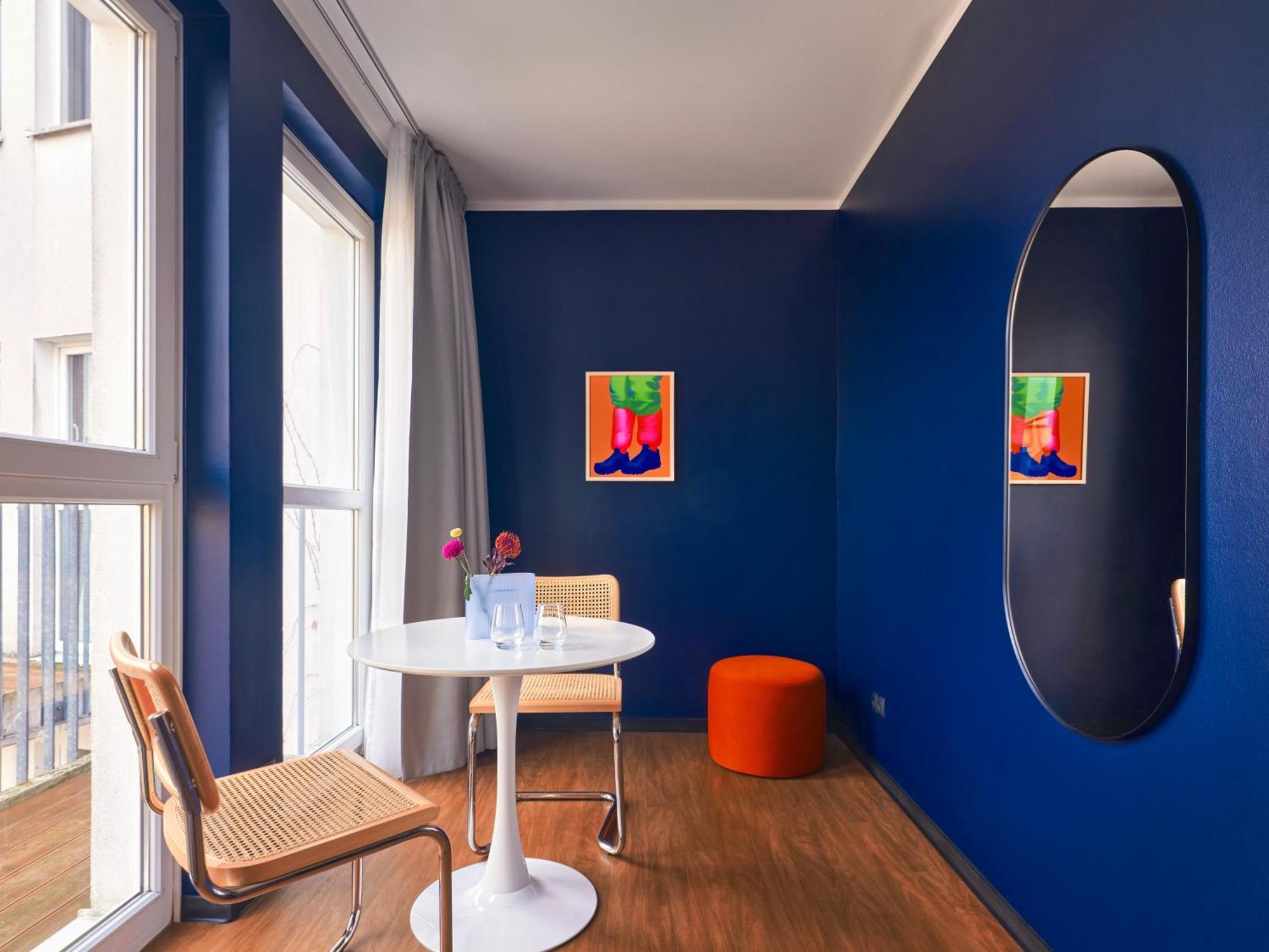 Large Room Balcony Accessible