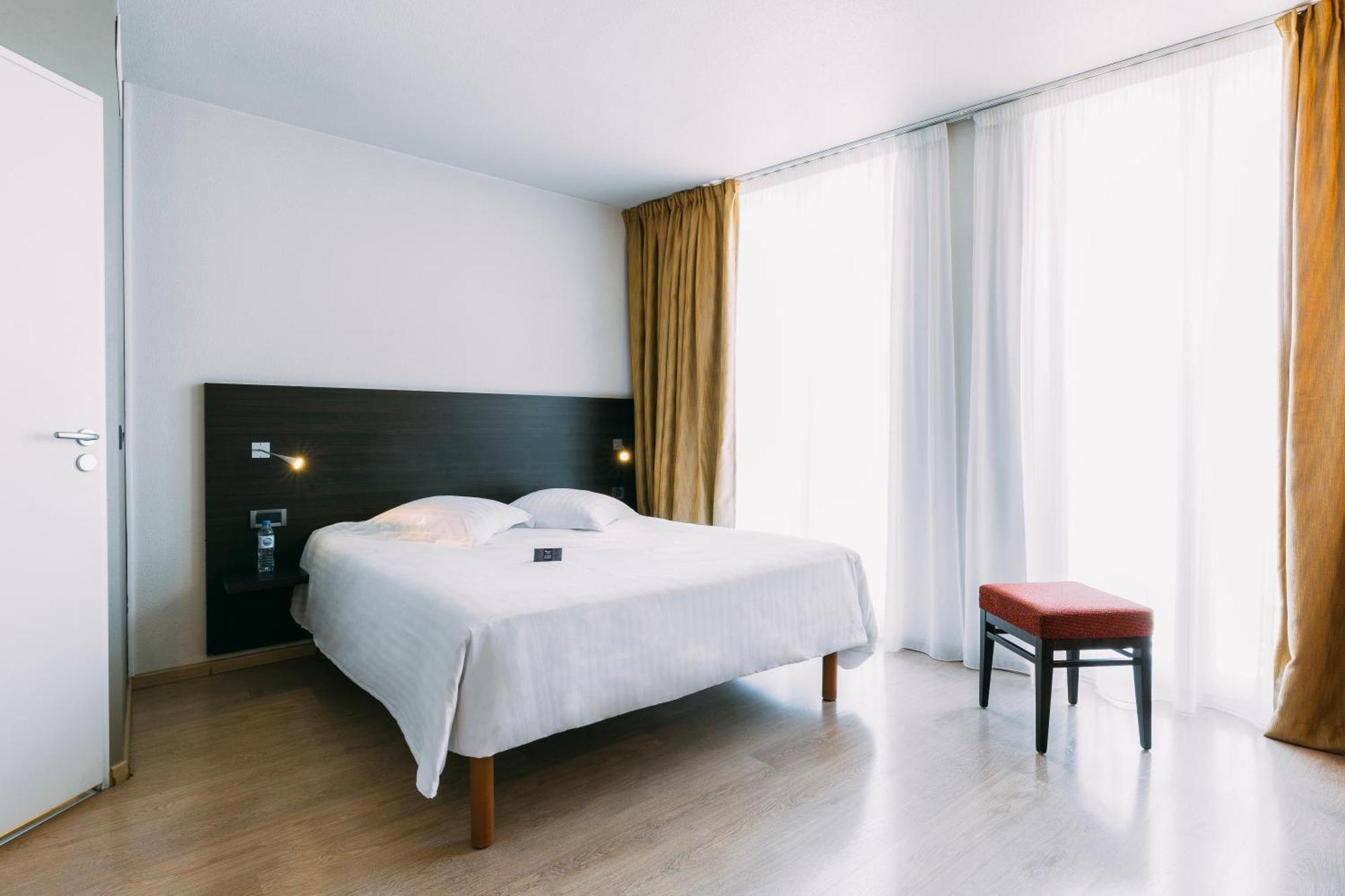 Superior Double Room Old Port Side View