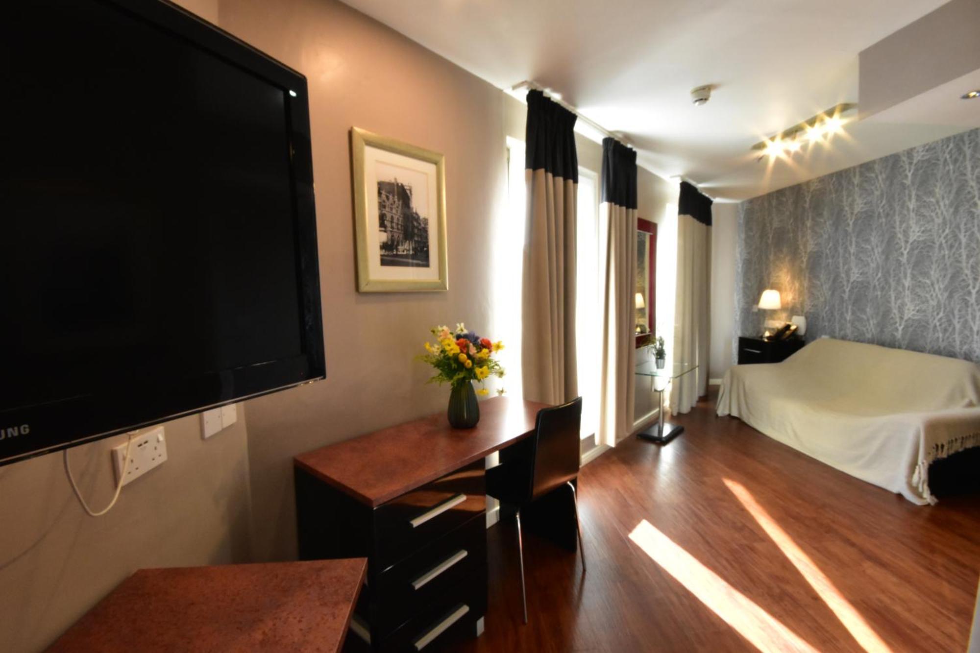 Superior King Room