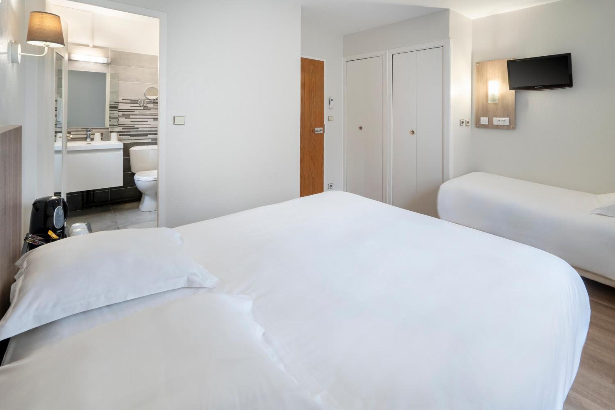 Family Room One Double Bed One Single Bed Non-Smoking