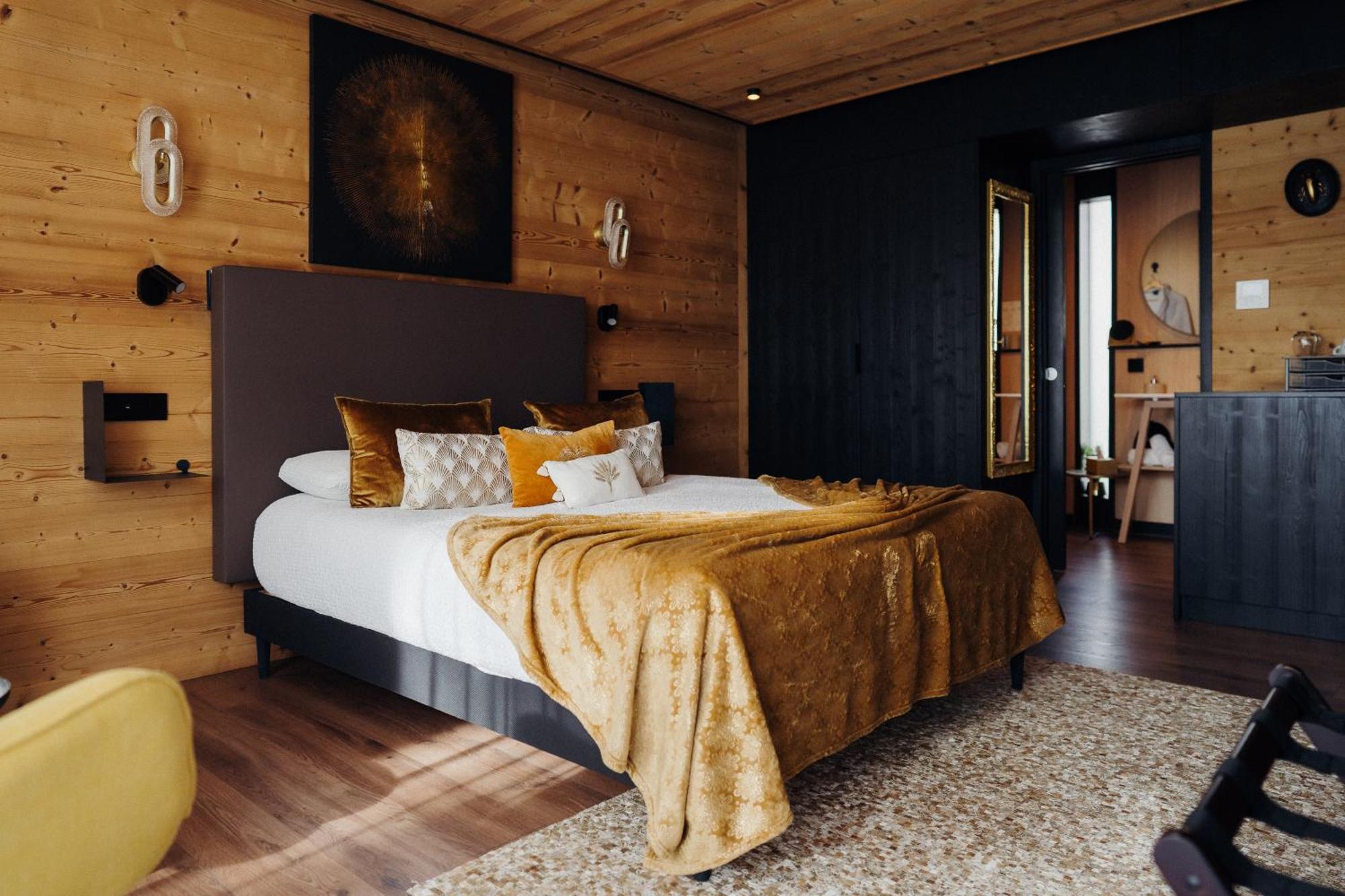 Superior Lodge