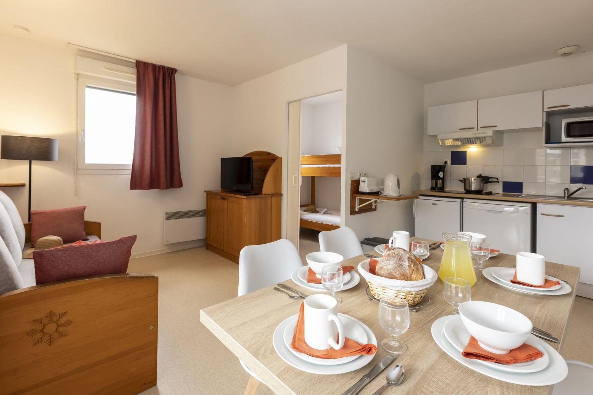 2 Room Apartment Cabin 5 or