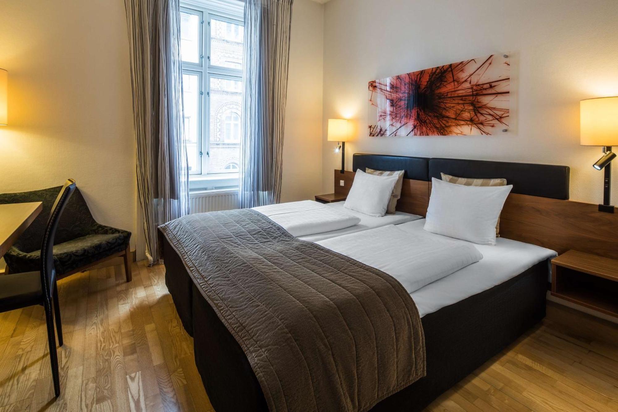 Tweepersoonskamer met 2 Aparte Bedden