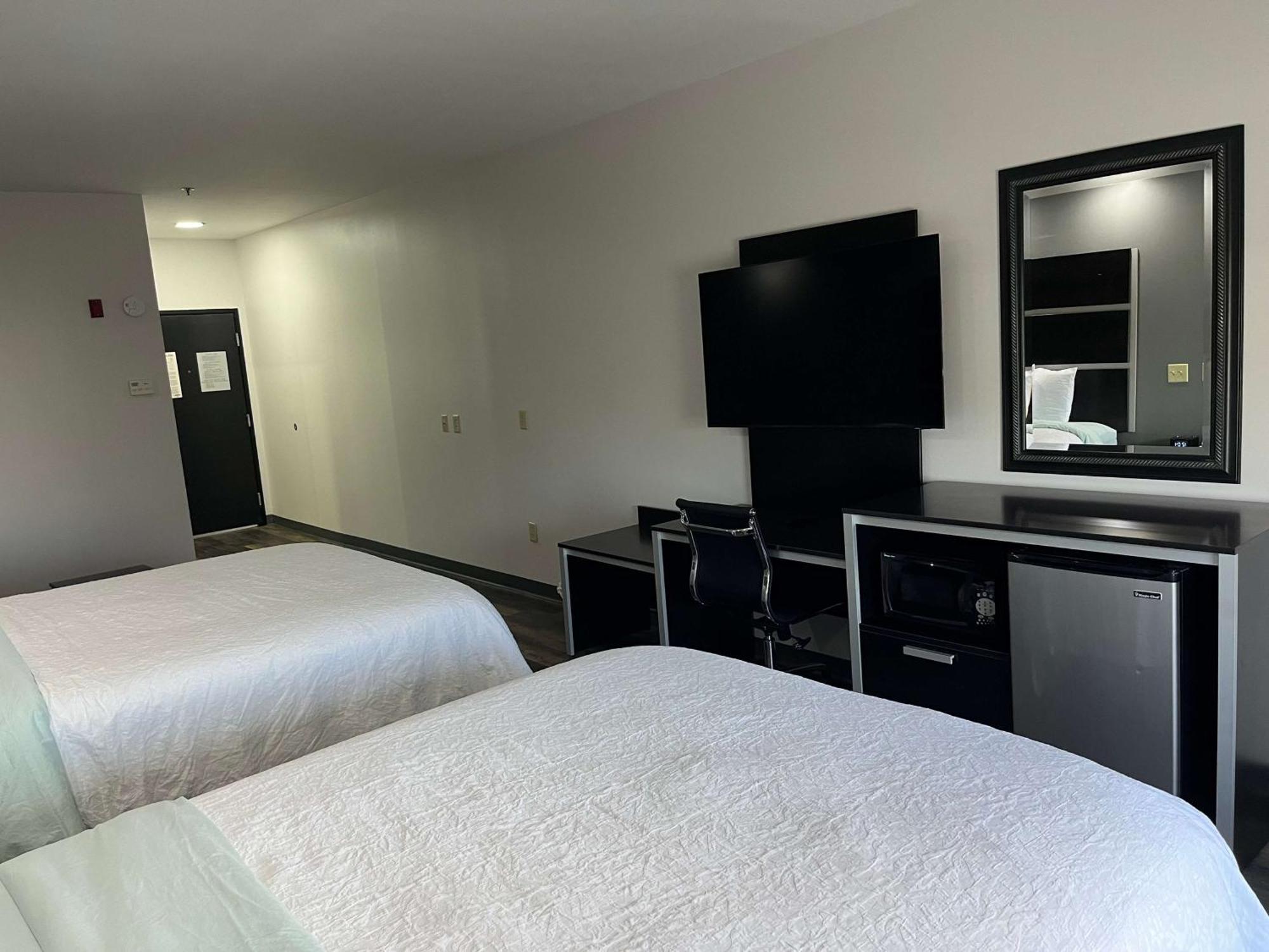 Standard Queen Room Two Queen Beds