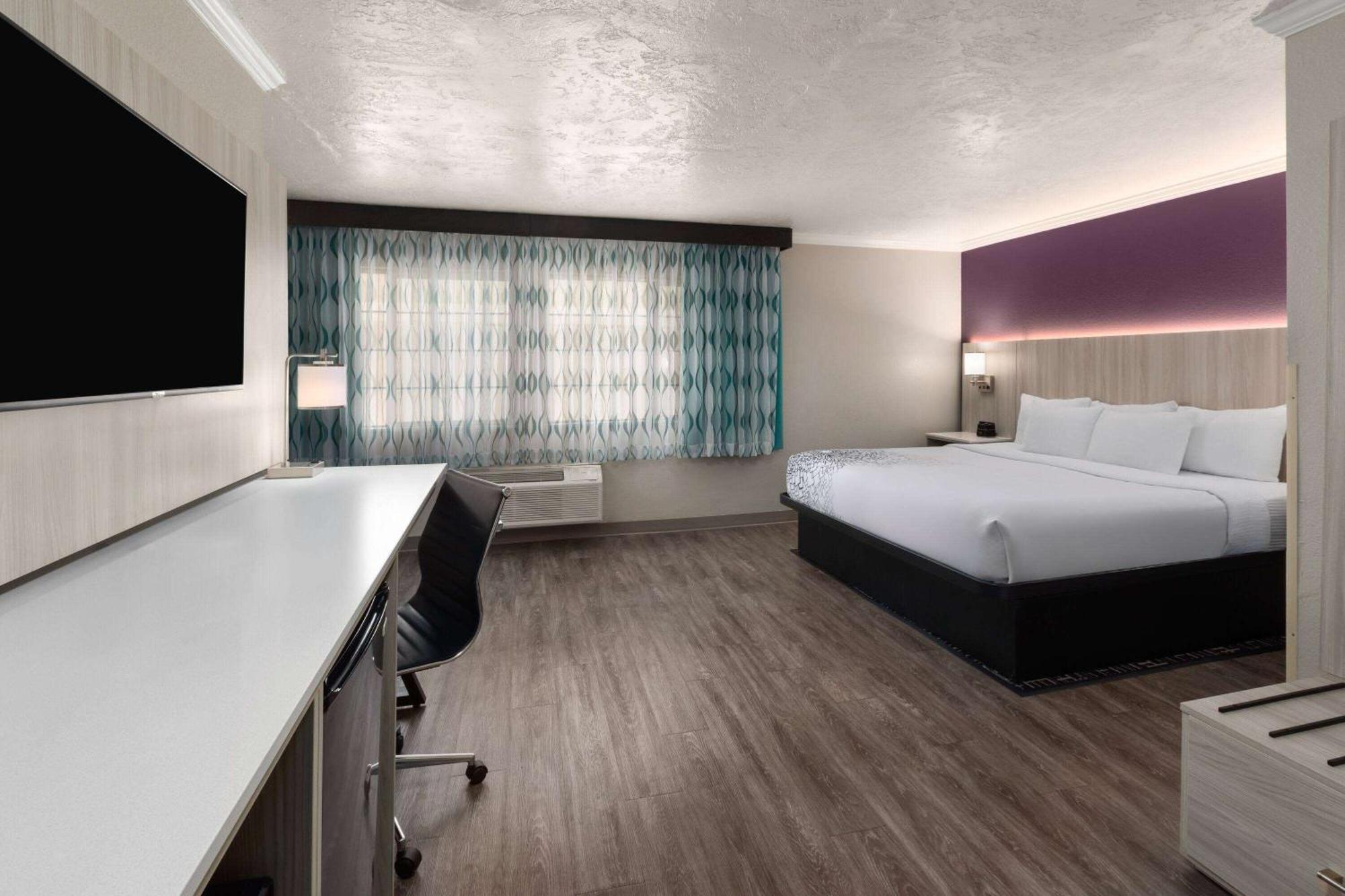 Executive King Room Non-Smoking
