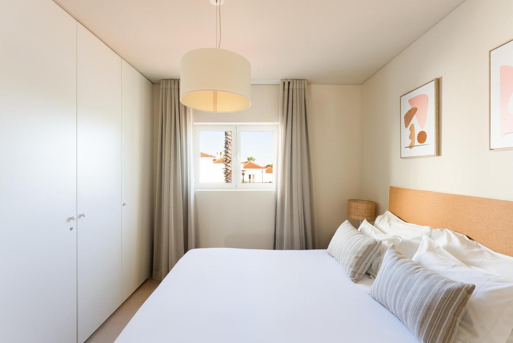 One-Bedroom Deluxe Apartment