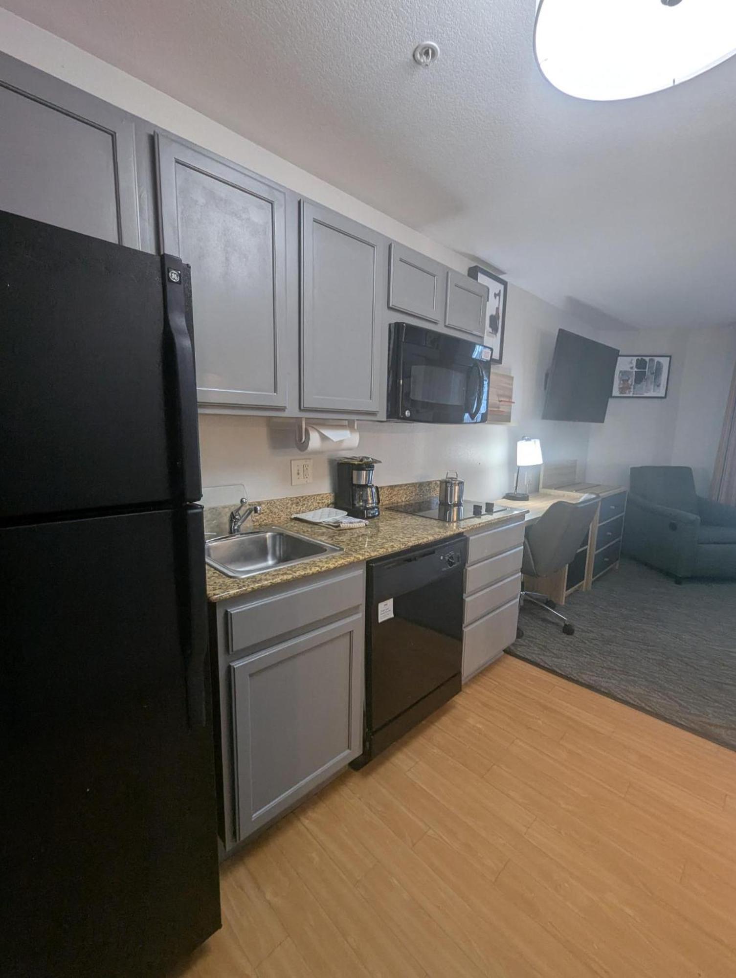 Studio Queen Suite