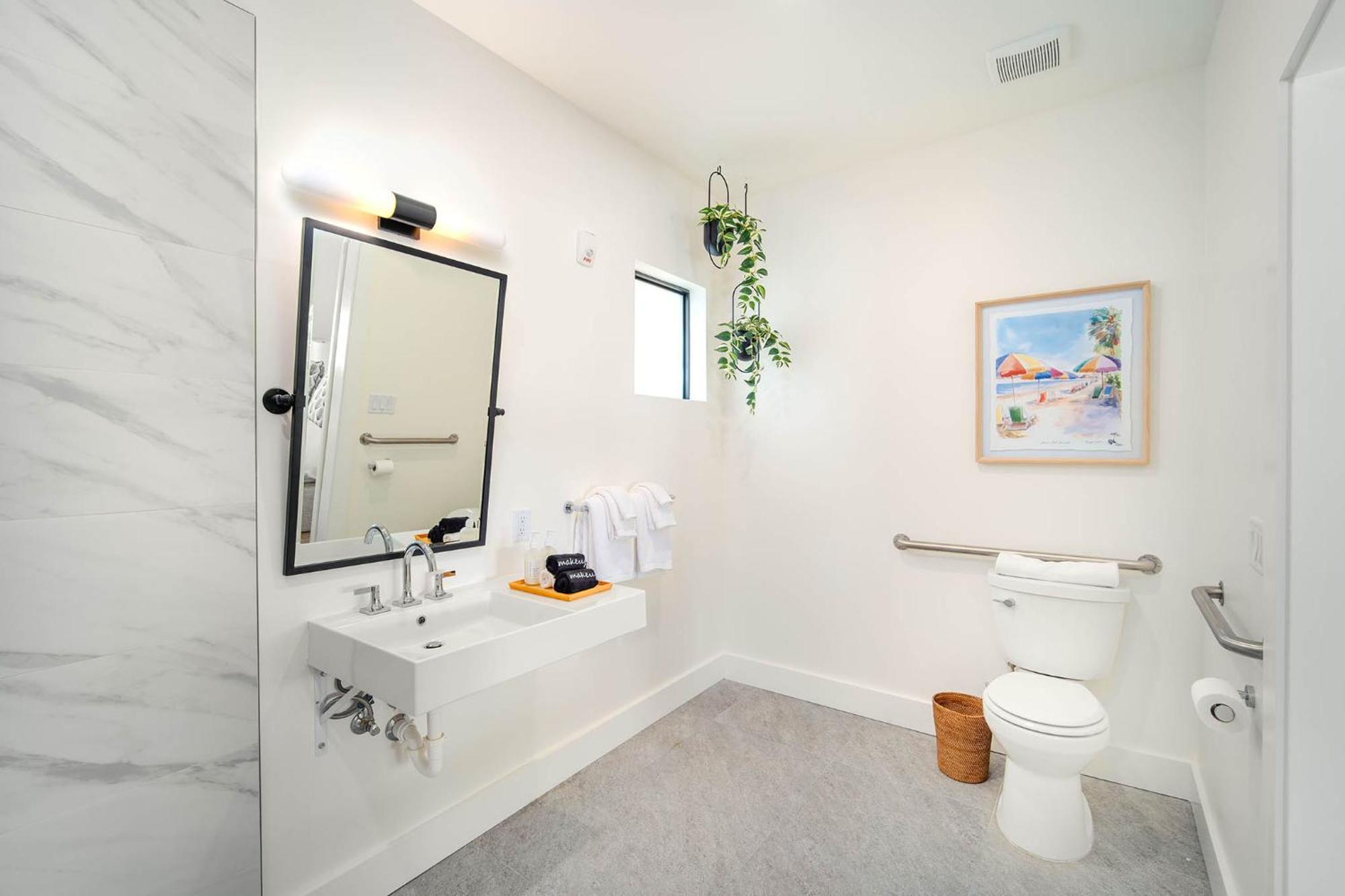 One Bedroom Queen Cottage ADA Accessible