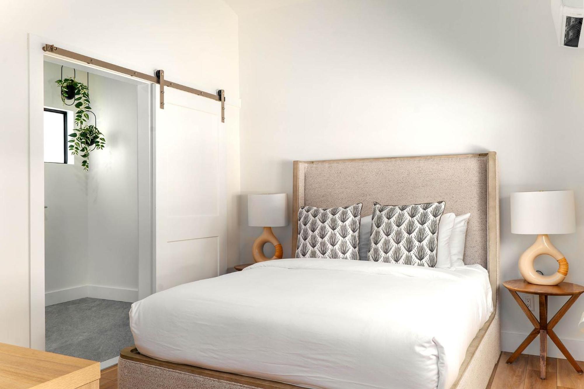 One Bedroom Queen Cottage ADA Accessible