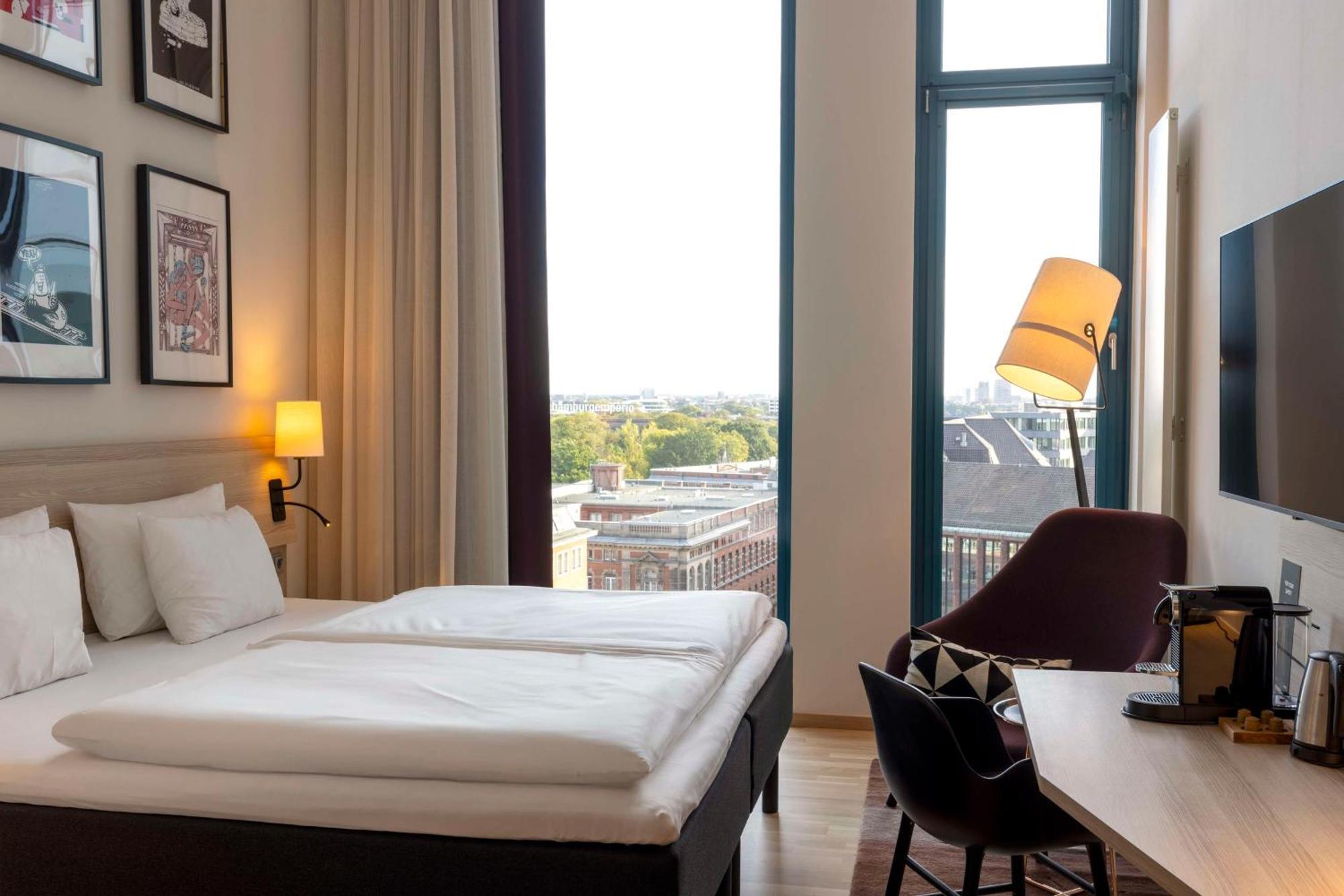 Superior Plus Double Room access to the lounge "Living Room"