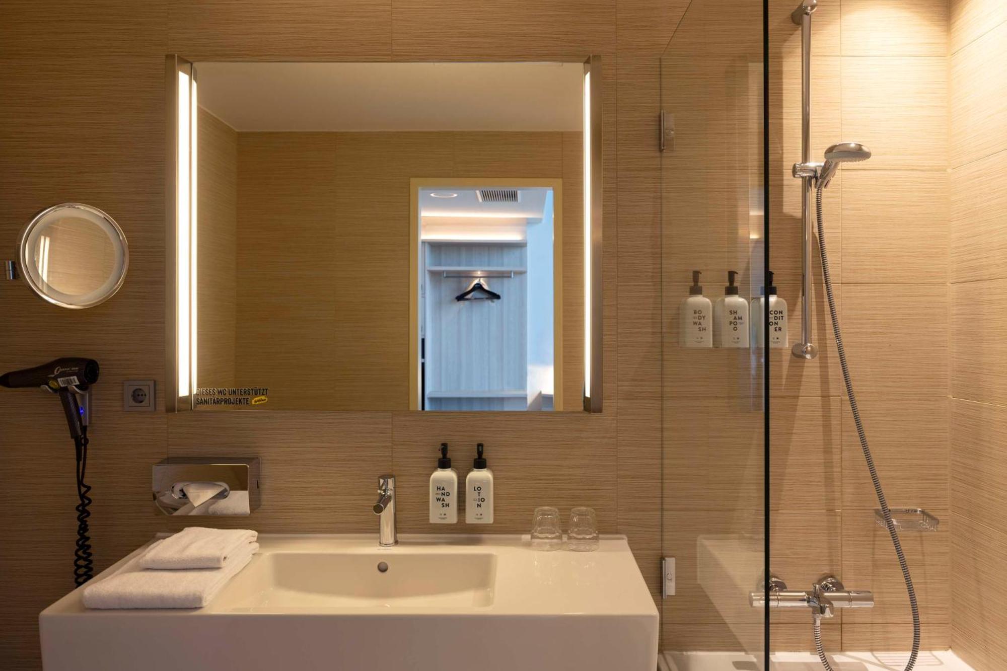 Superior Plus Double Room access to the lounge "Living Room"
