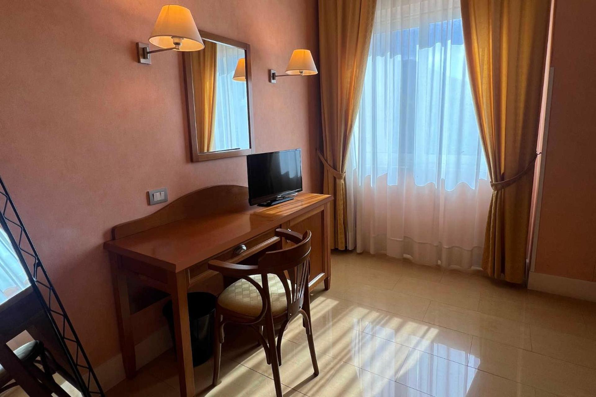 Economy Triple Room