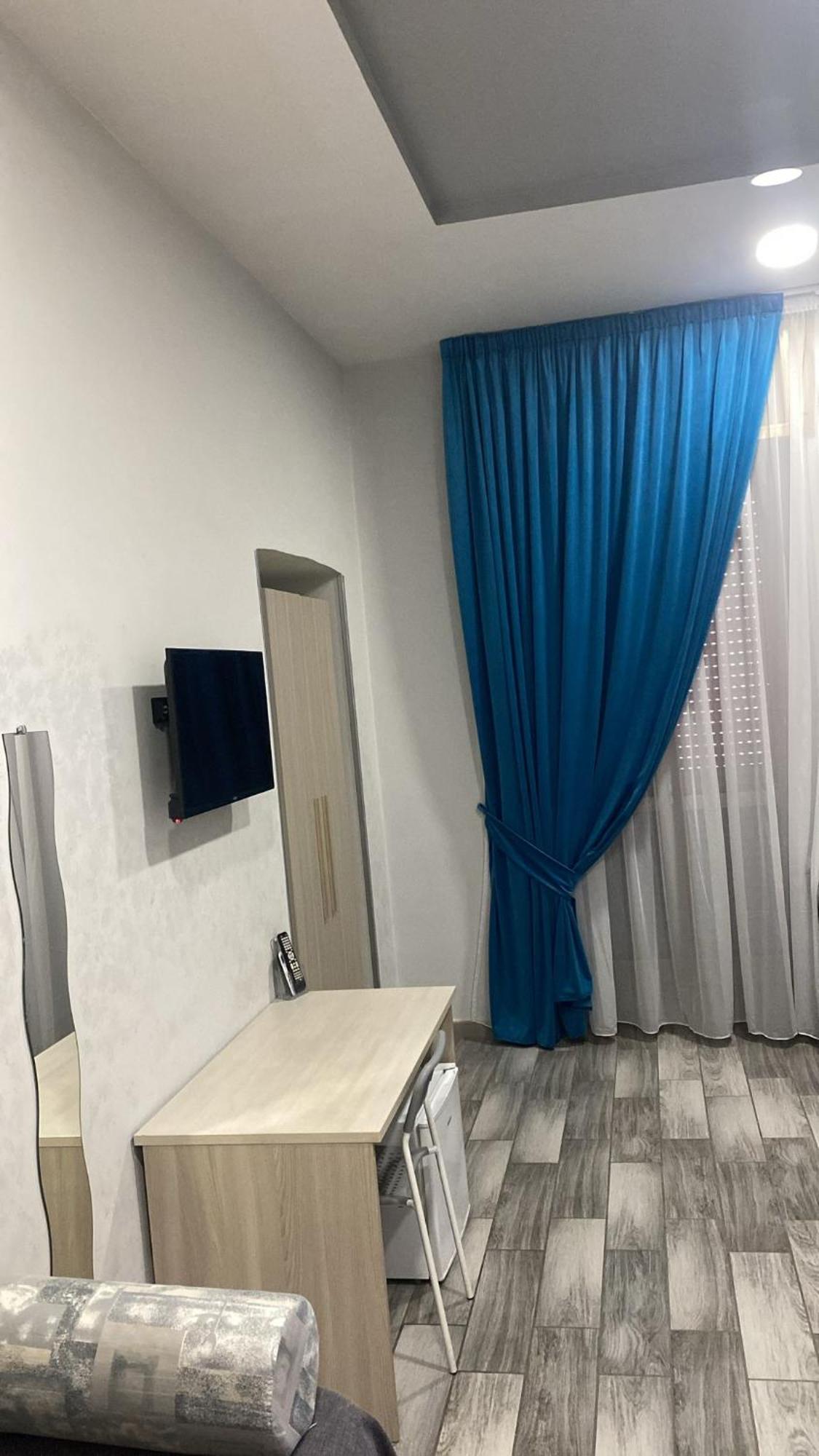 Family Room Private Bathroom