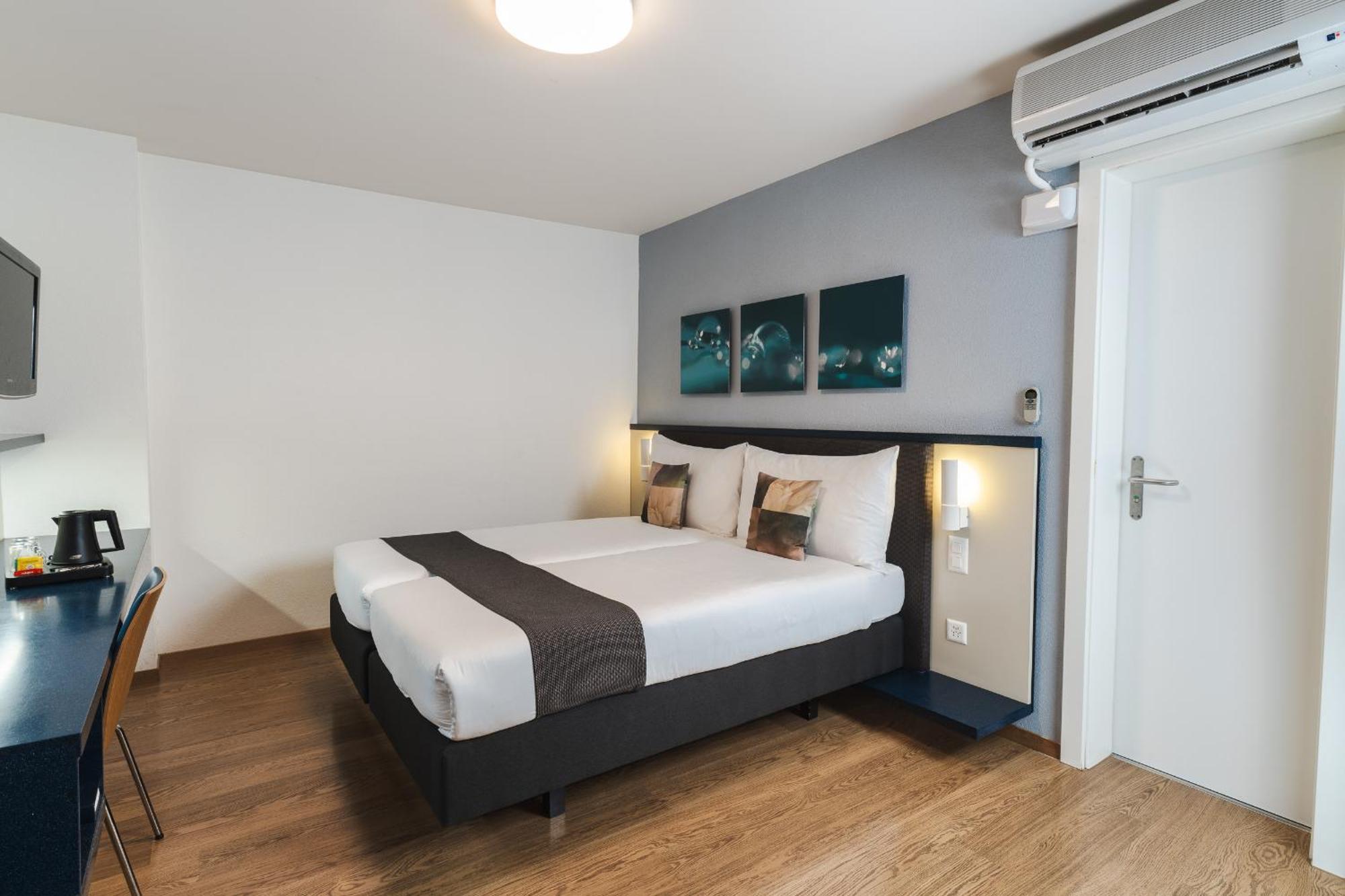 Double Room Kingsize Bed