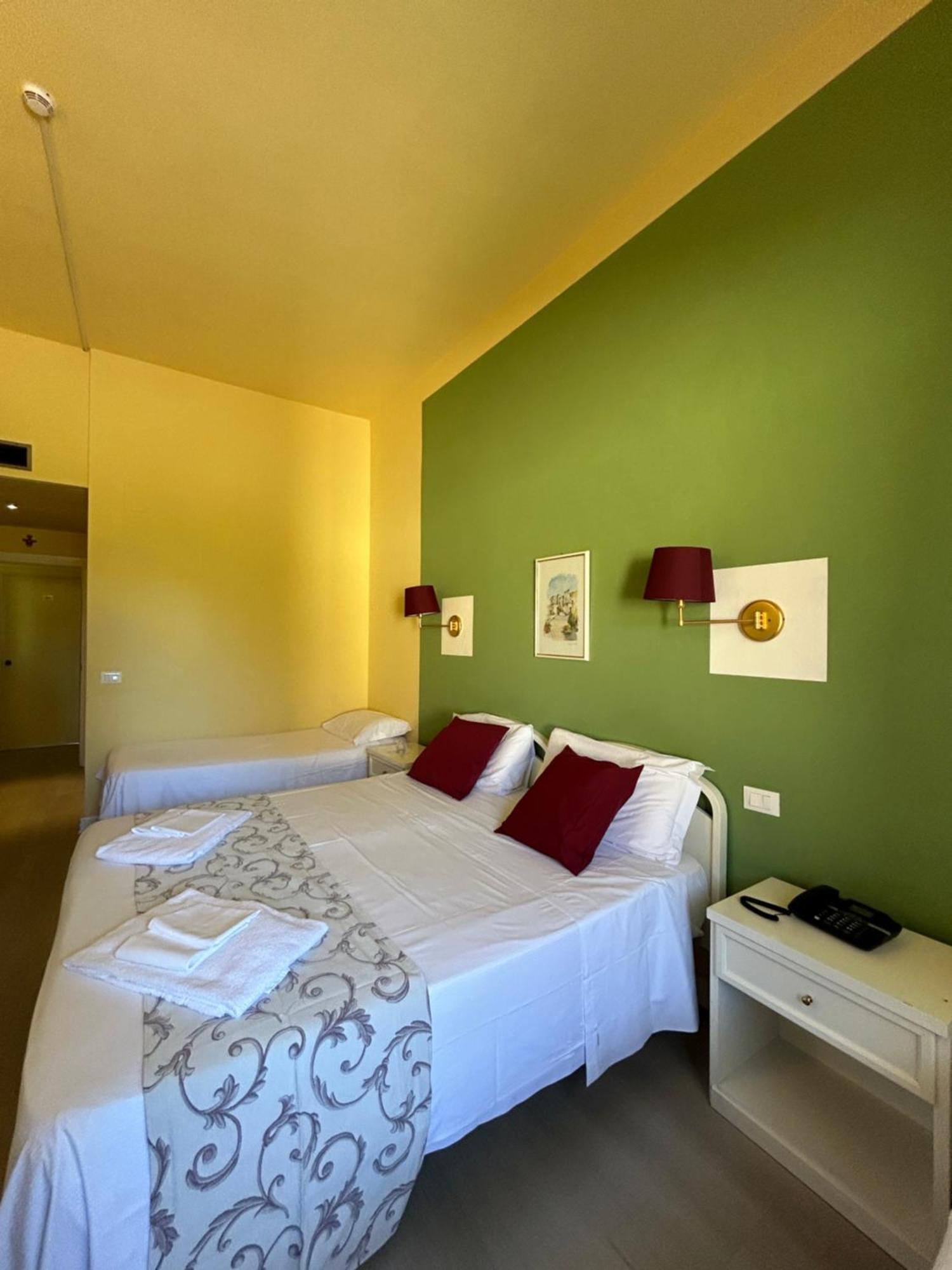 Comfort Triple Room