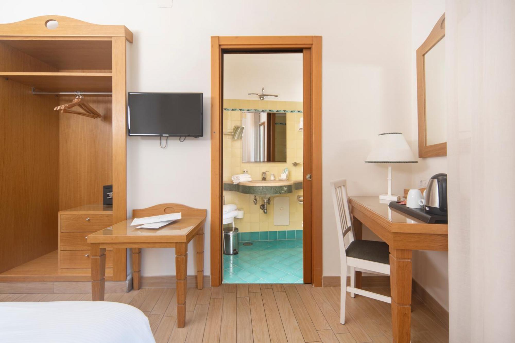 Classic Double Room