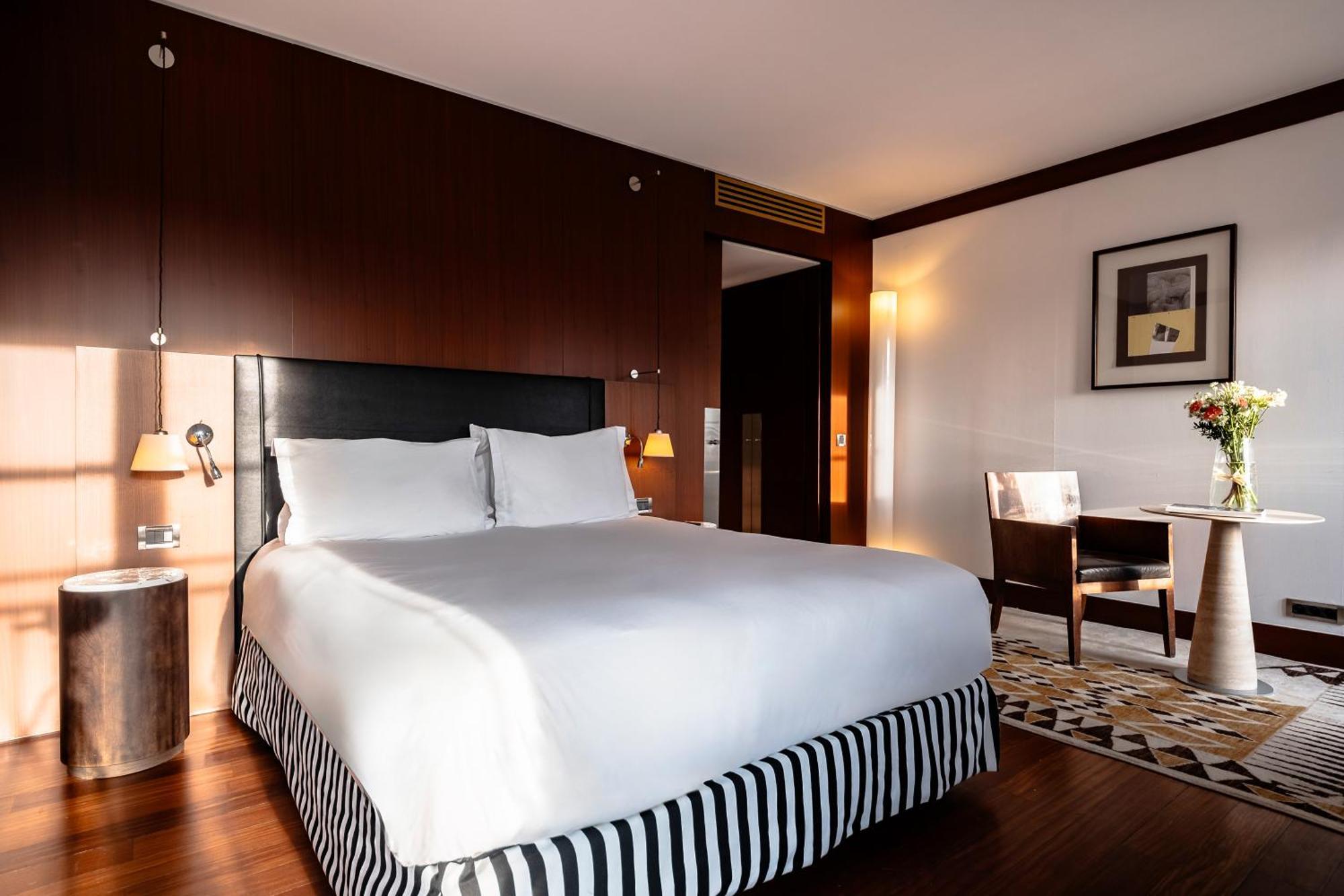 Chambre Prestige Balcon Panoramique Arc De Triomphe