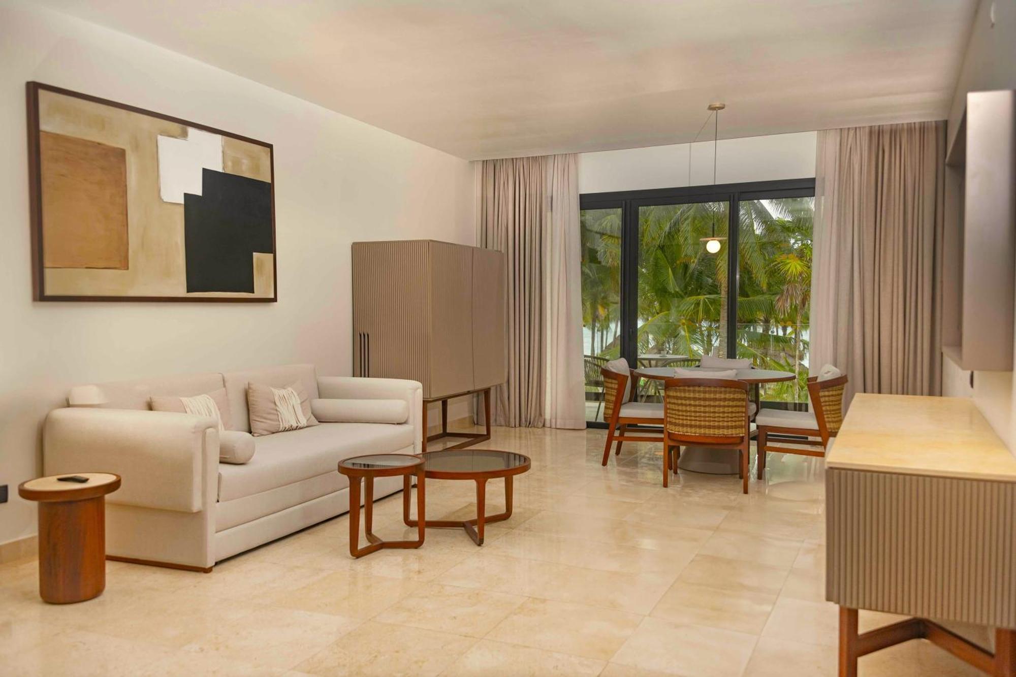 Family Selection Suite Beachside