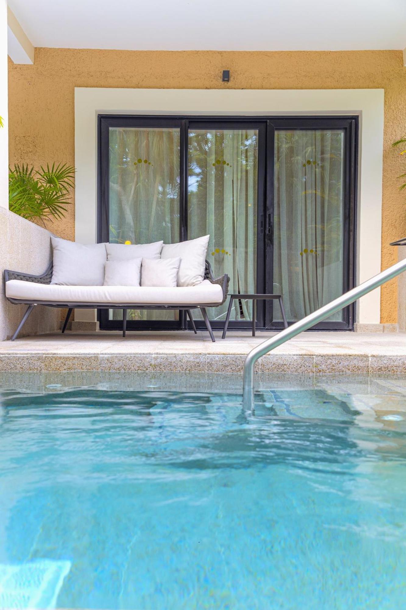 Family Selection Junior Suite Swim Out