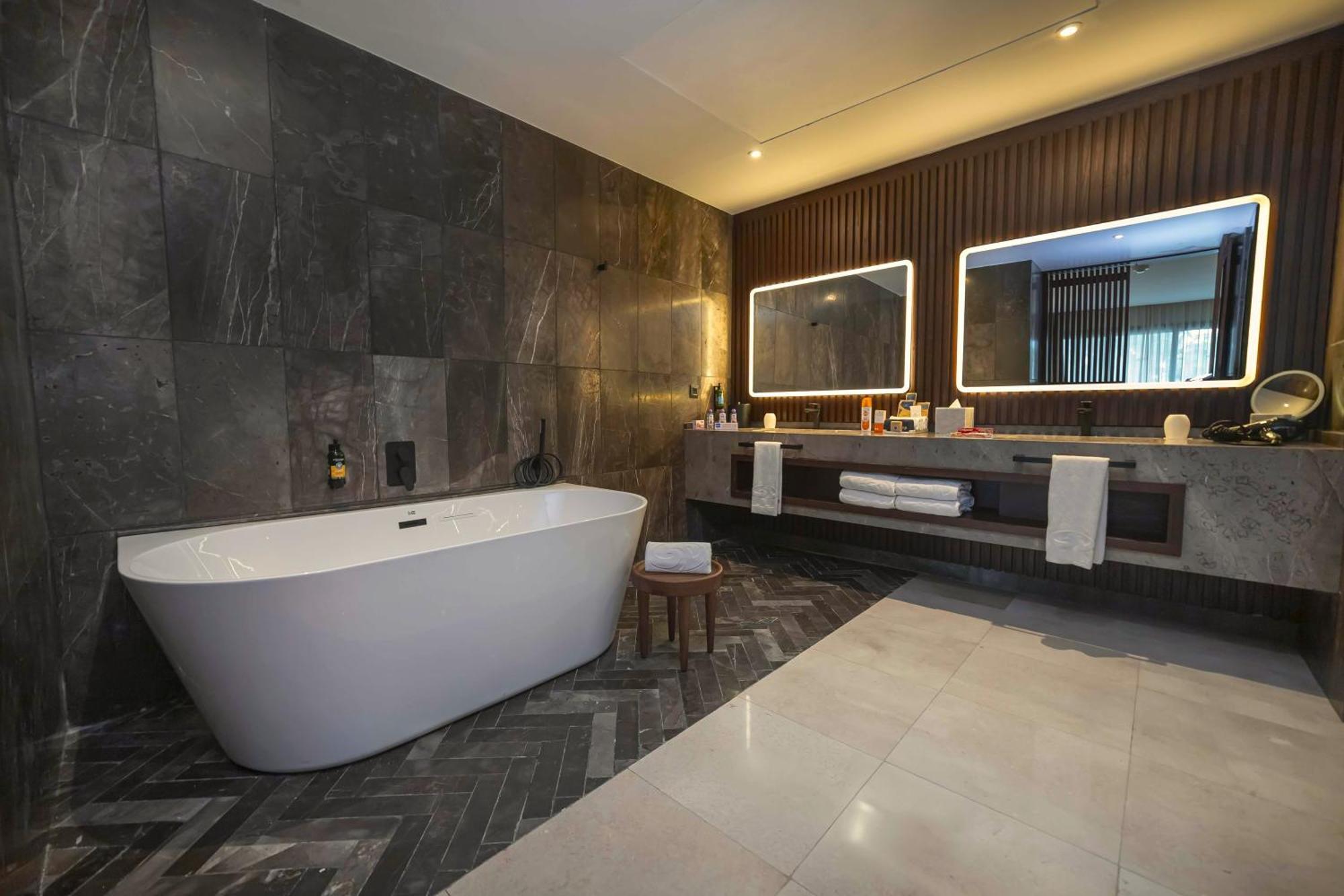 Family Selection Suite Beachside
