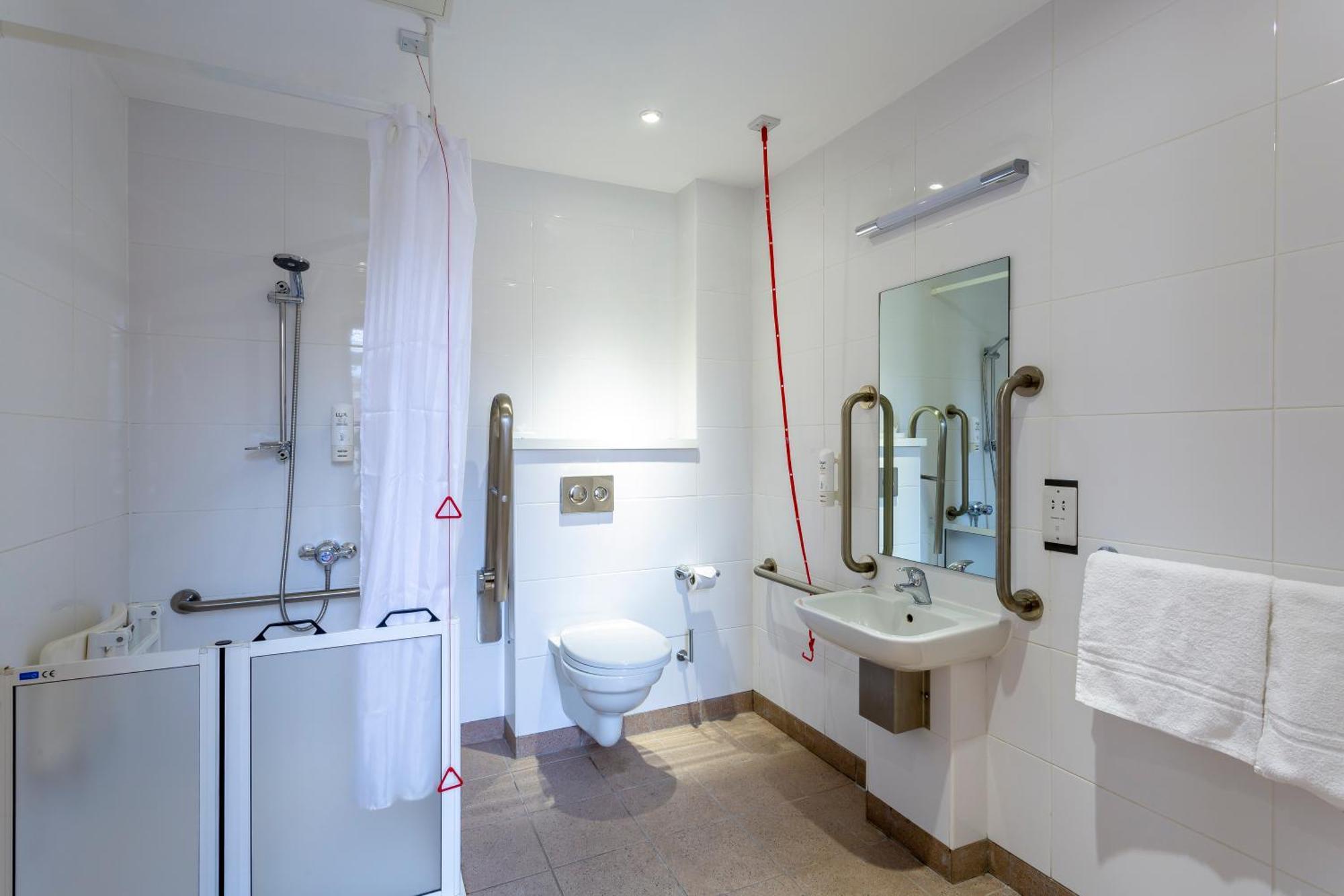 Habitación Doble adaptada para personas con movilidad reducida