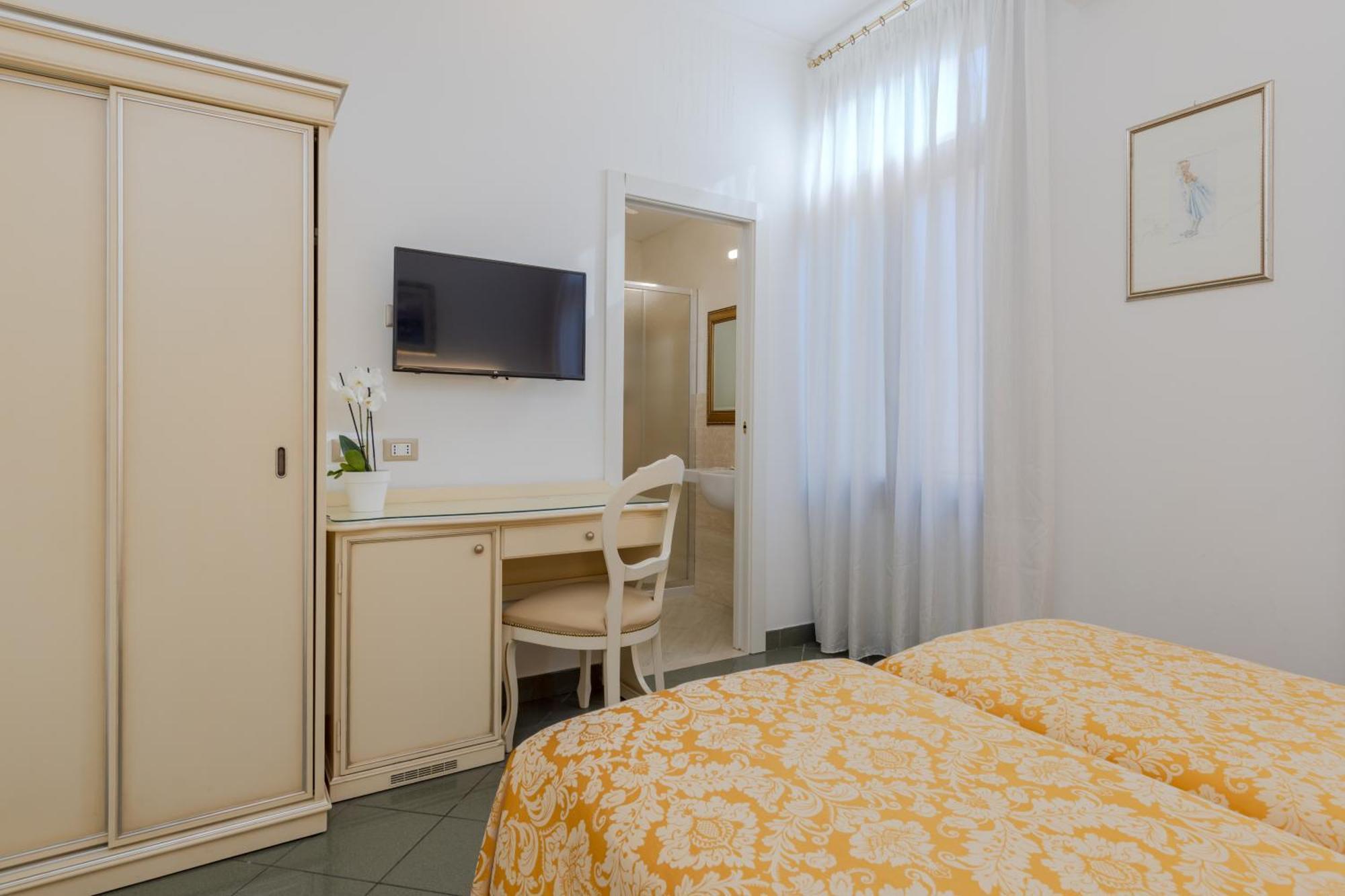 Economy Twin Room