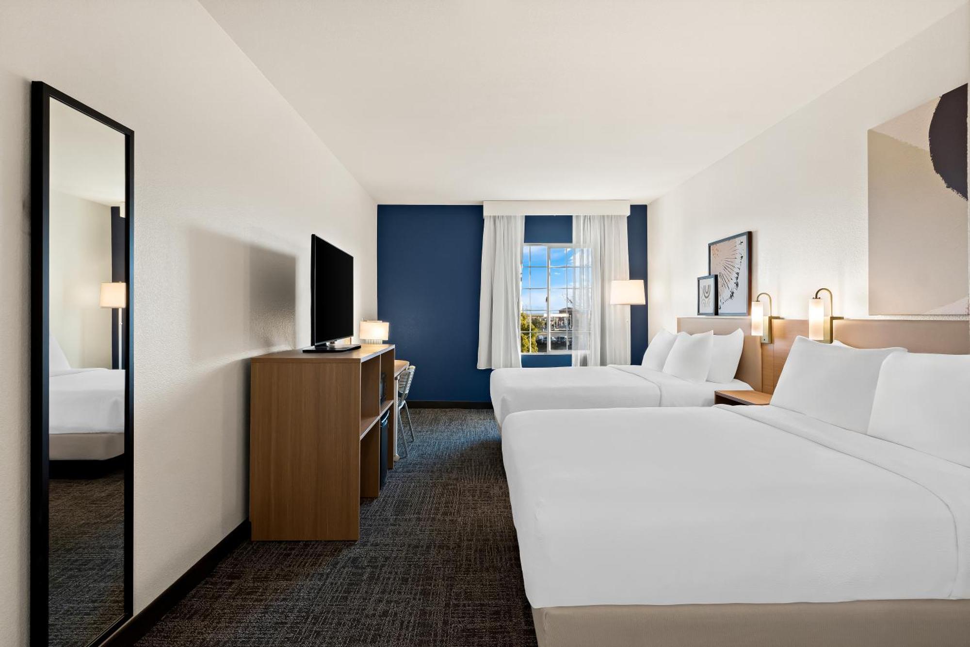 Queen Room Two Queen Beds