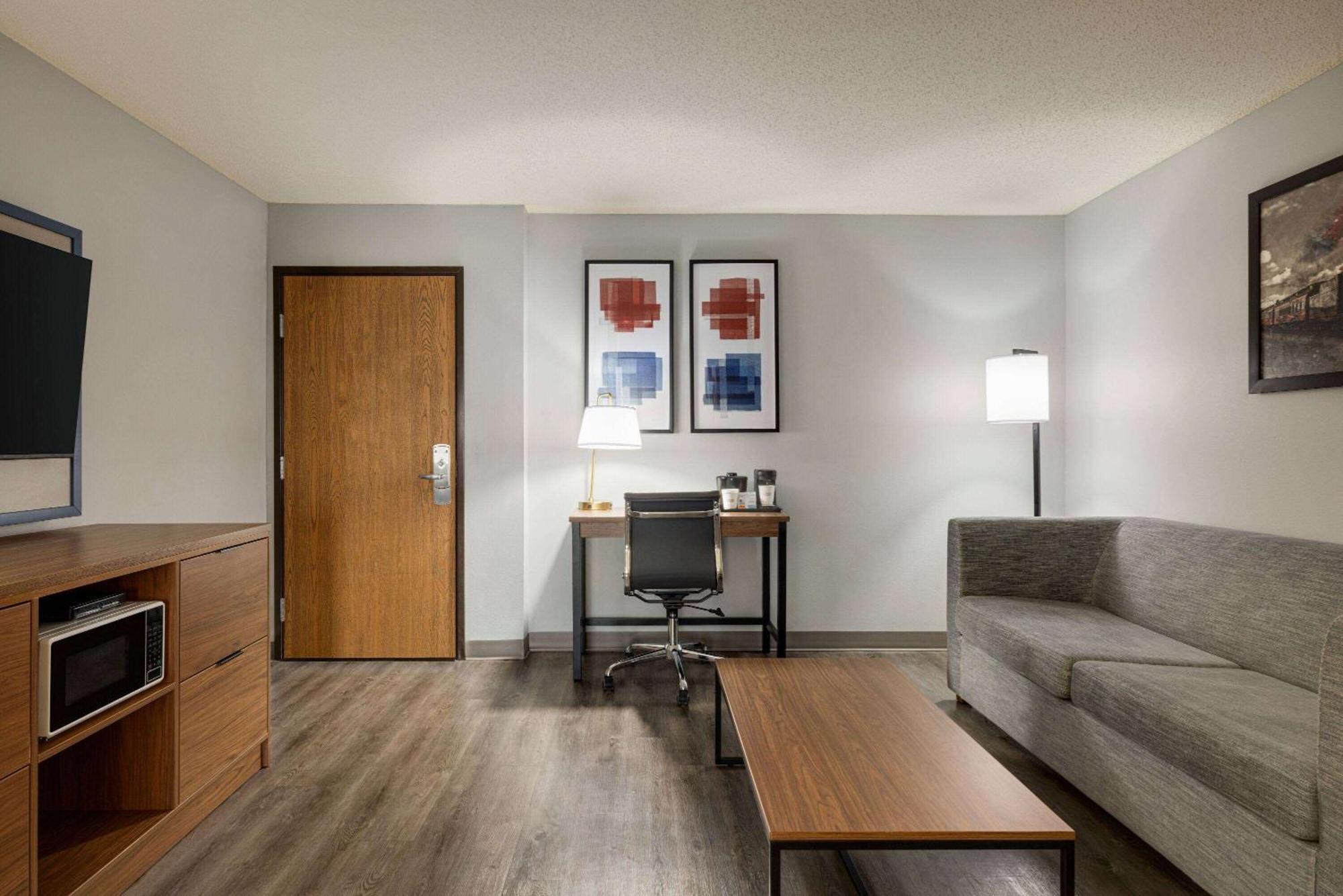 King Studio Suite