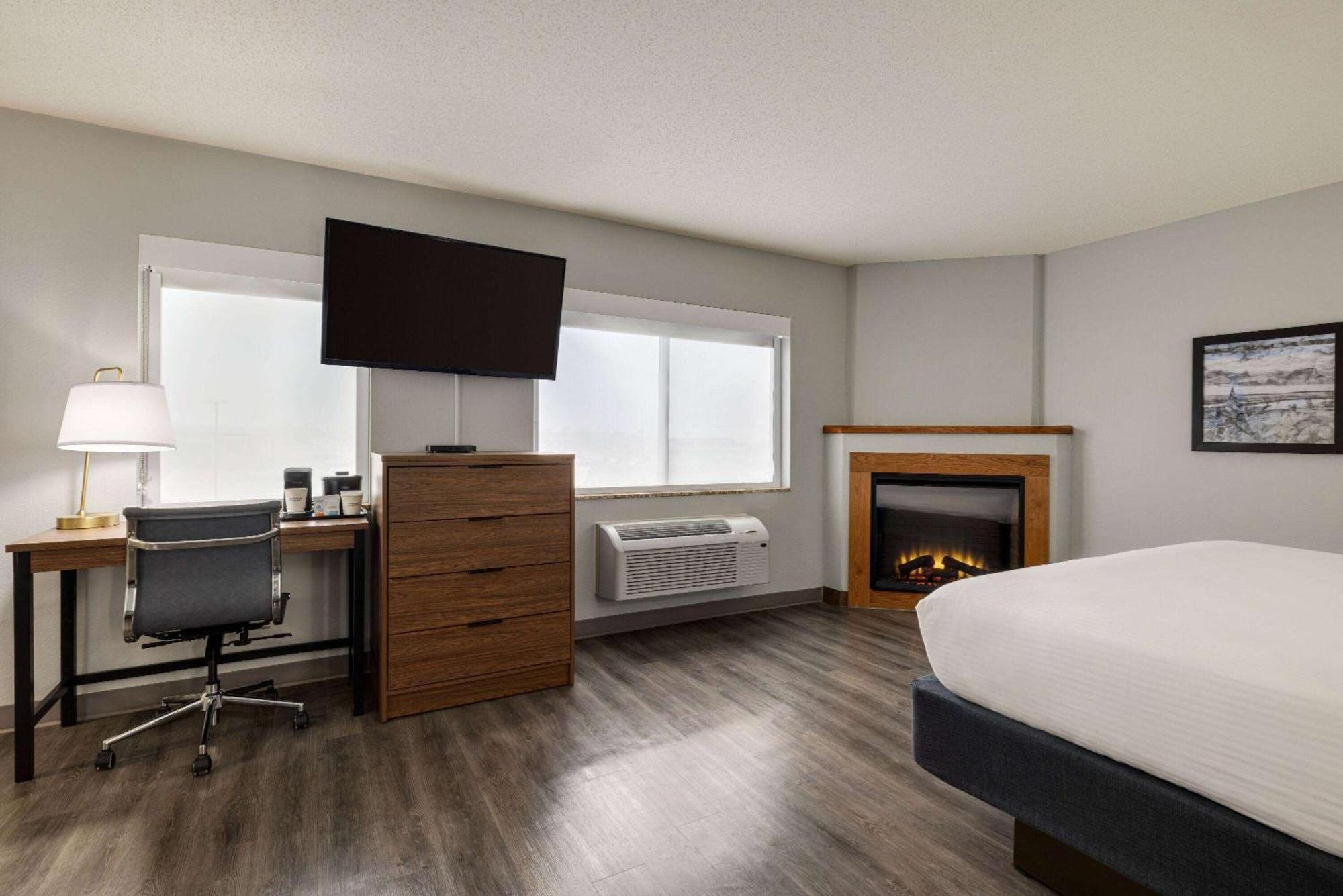 Deluxe King Studio Suite