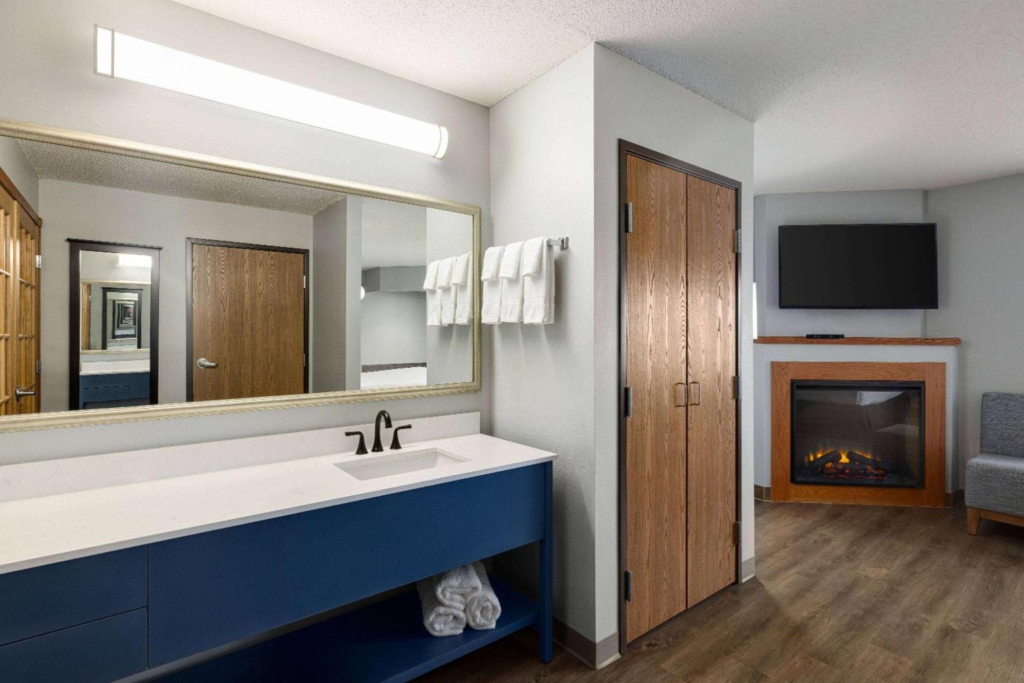 Superior King Studio Suite
