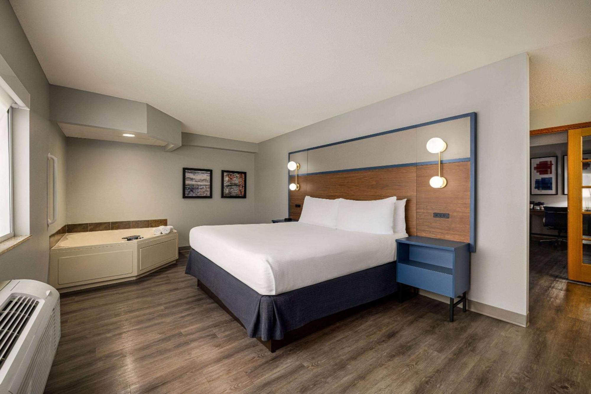 Superior King Studio Suite
