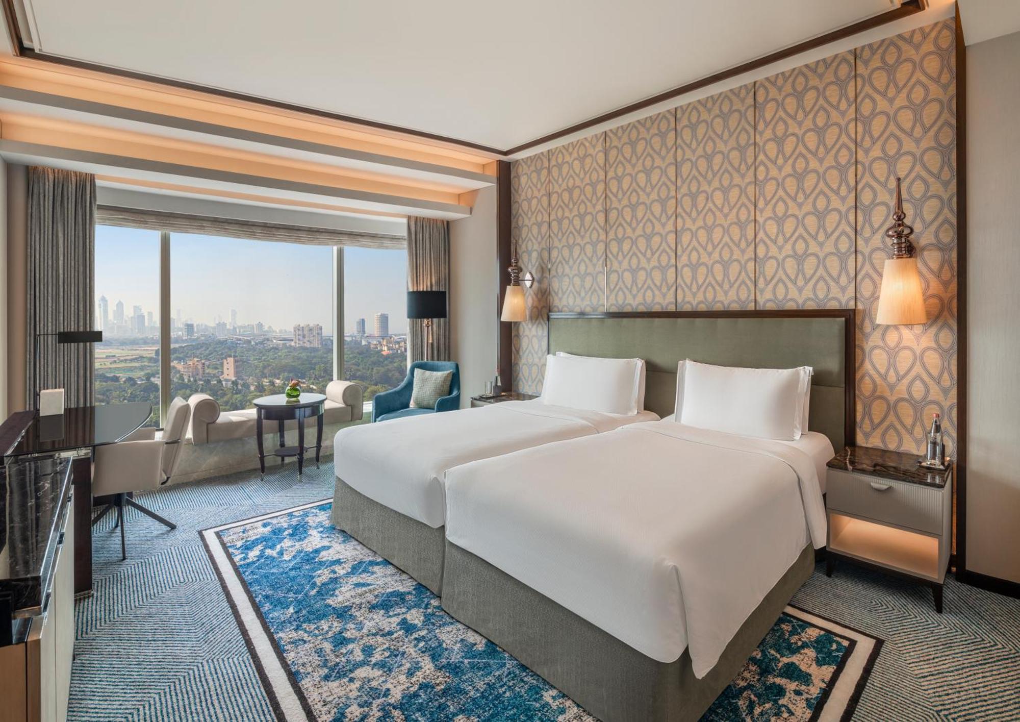 Guest room, 2 Twin, Racecourse view
