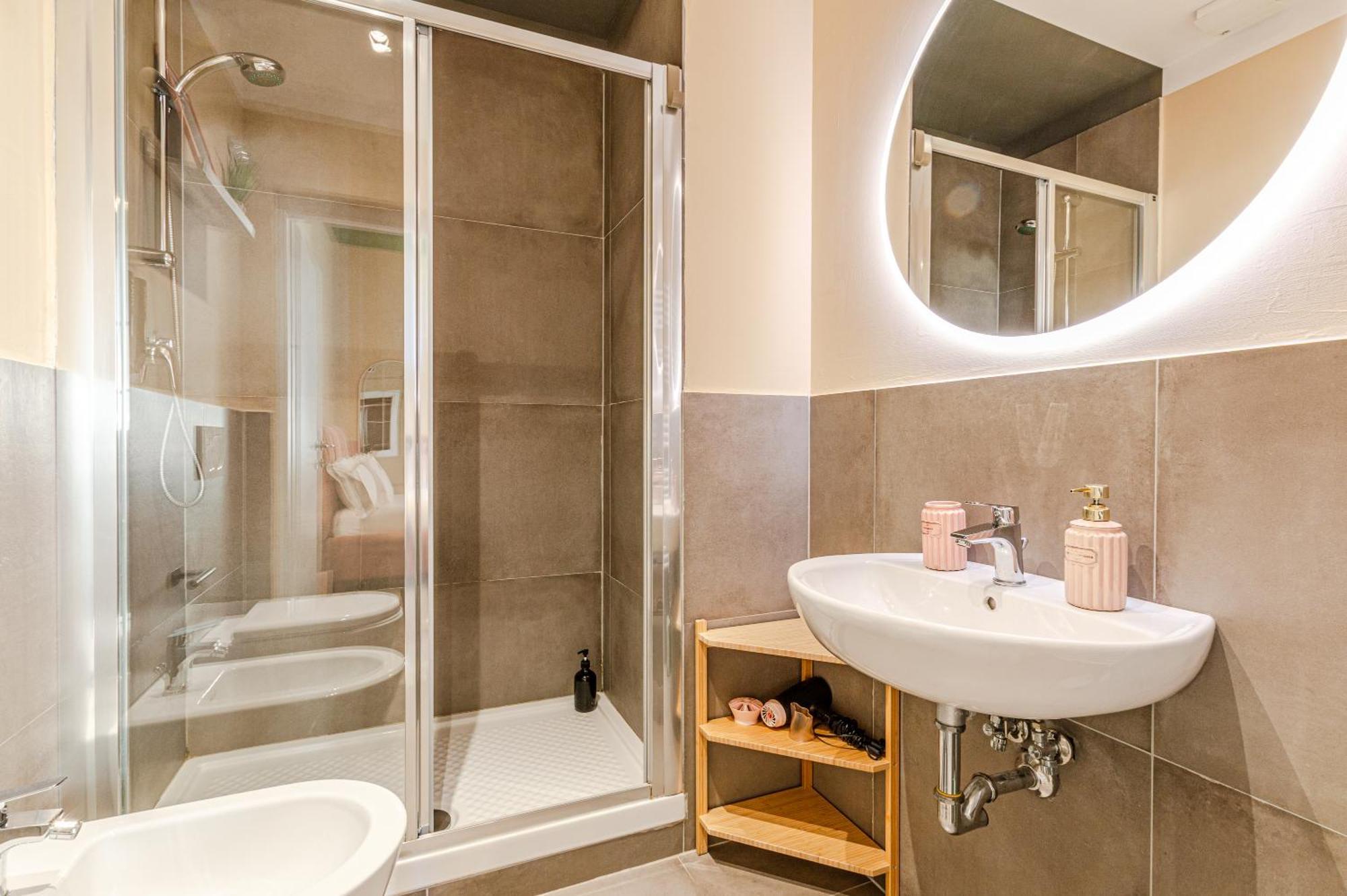 Double Room Private Bathroom