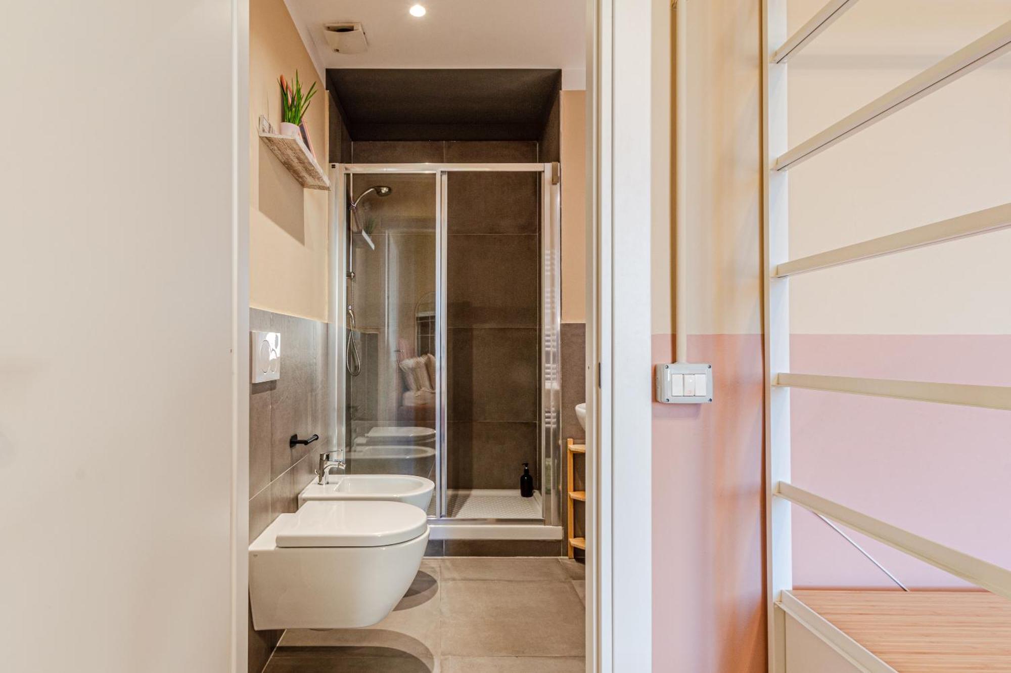 Double Room Private Bathroom
