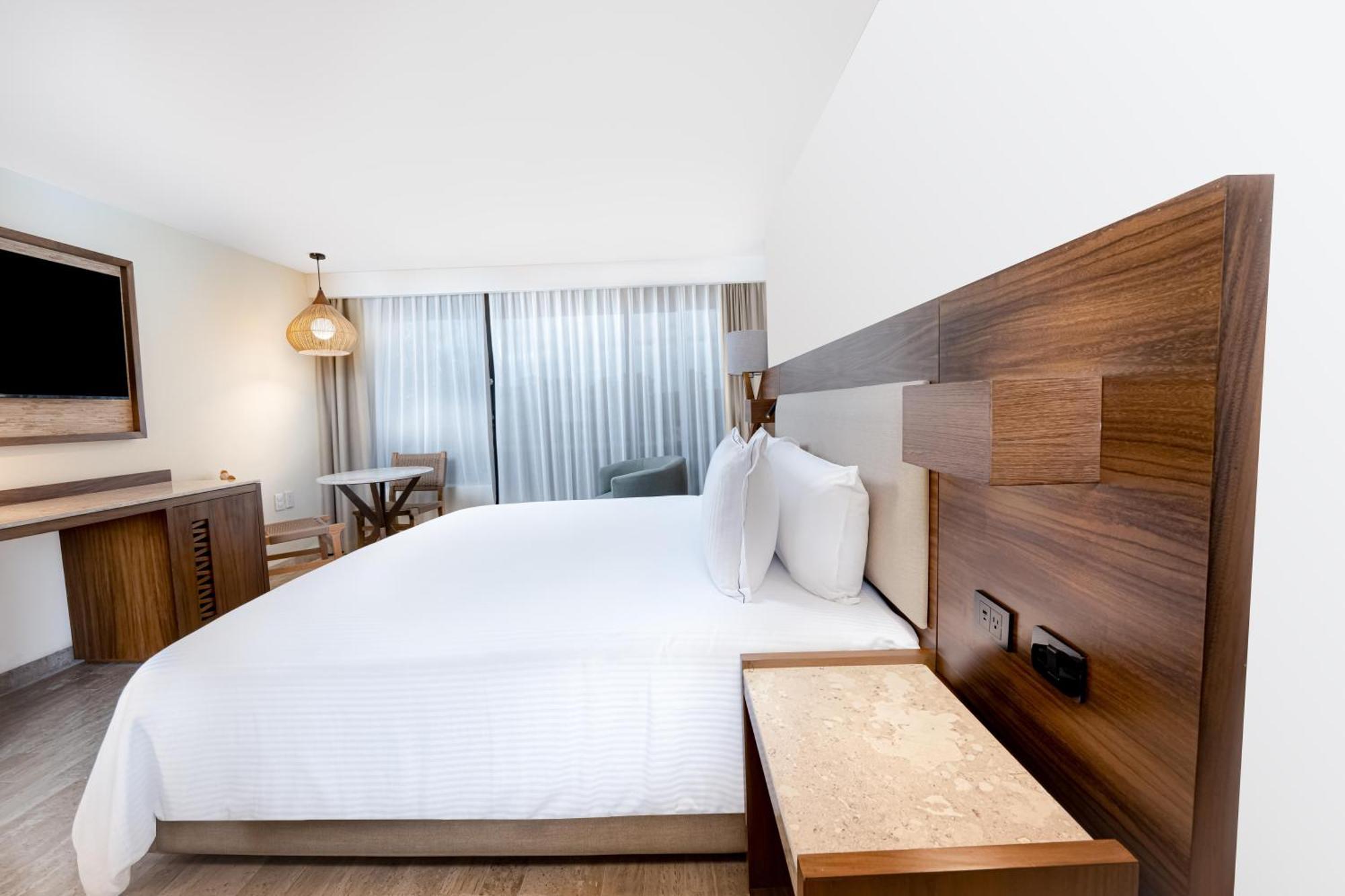 Standard  Room,1651199399:JPEG