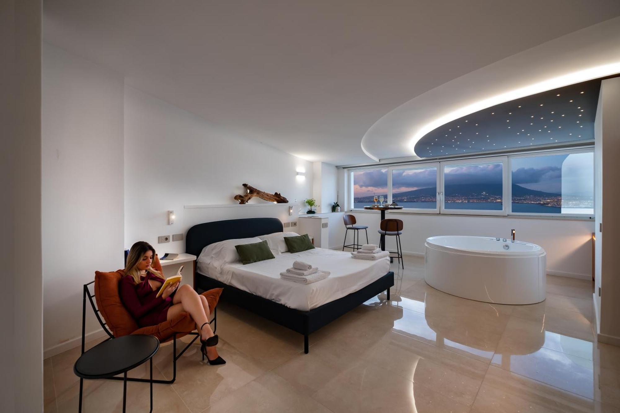 Queen Suite Spa Bath