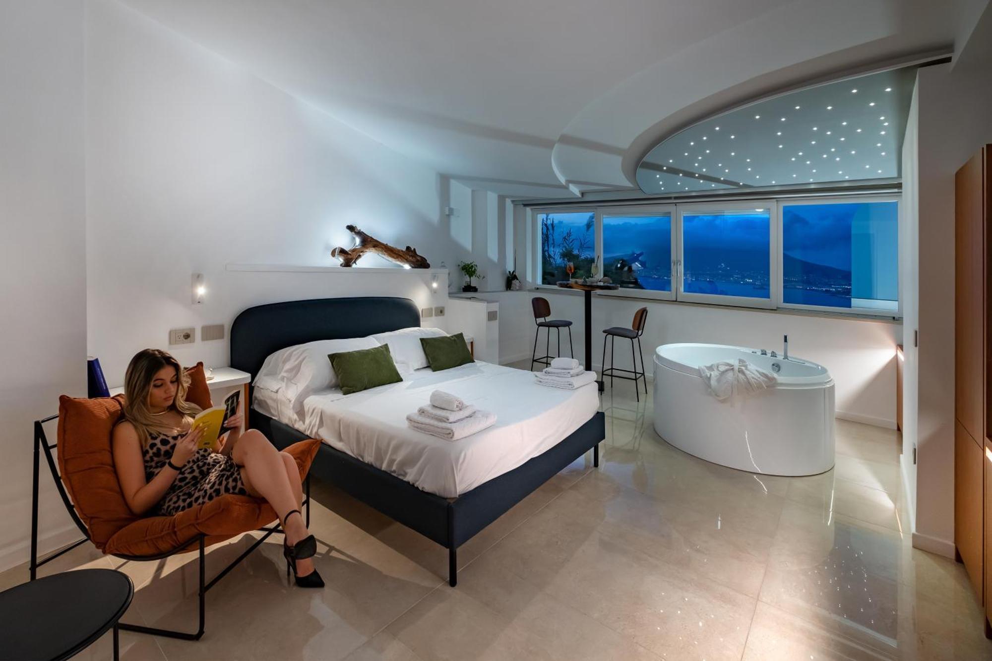 Queen Suite Spa Bath