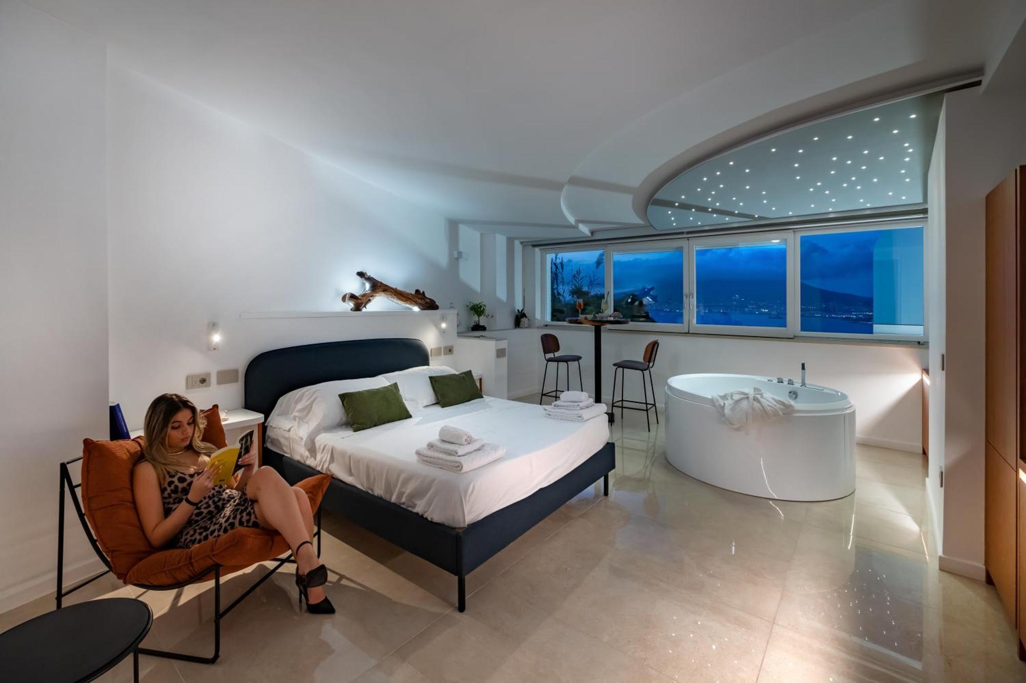 Queen Suite Spa Bath