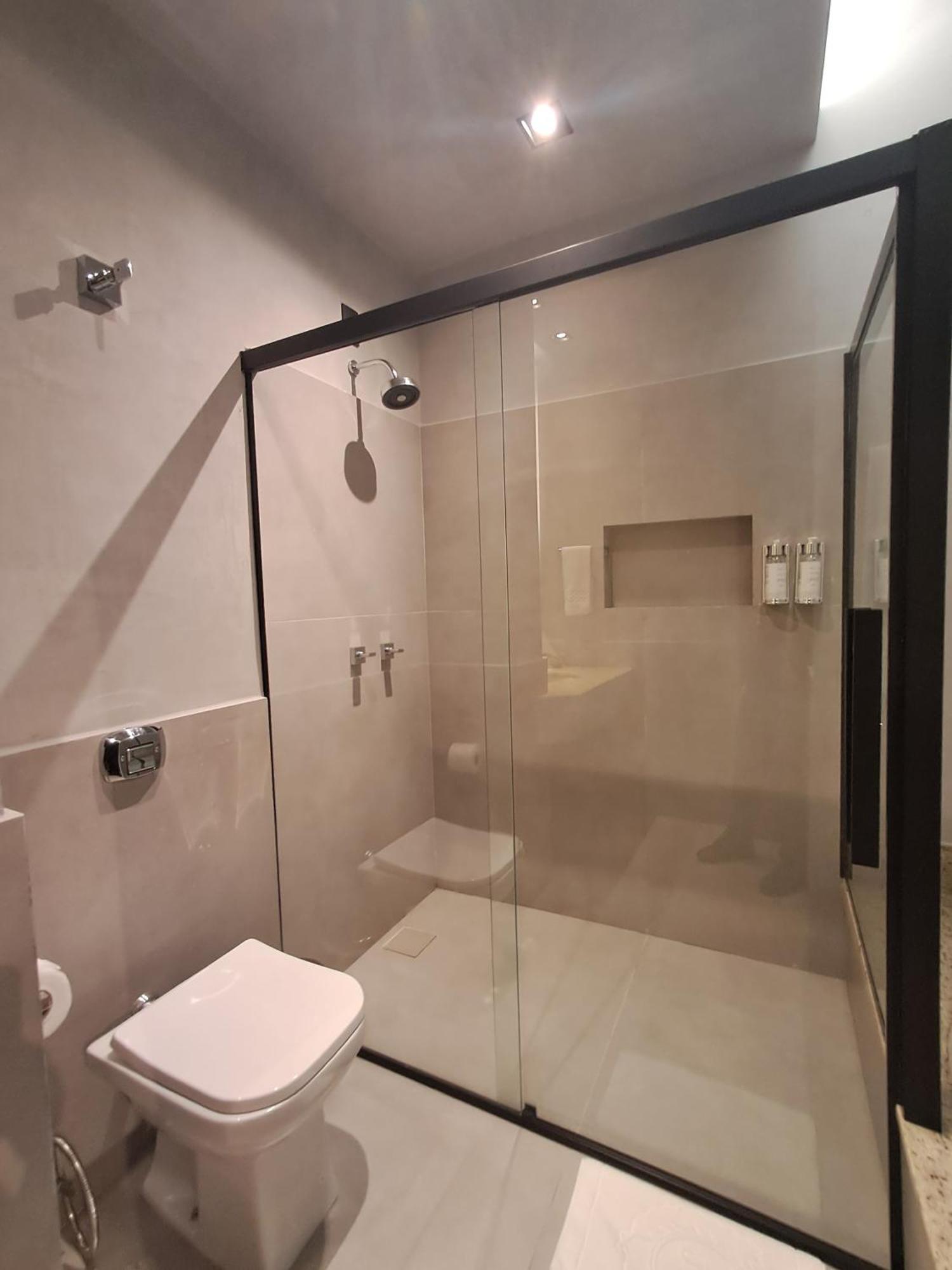 Quarto Luxo Superior Triplo com Banheira
