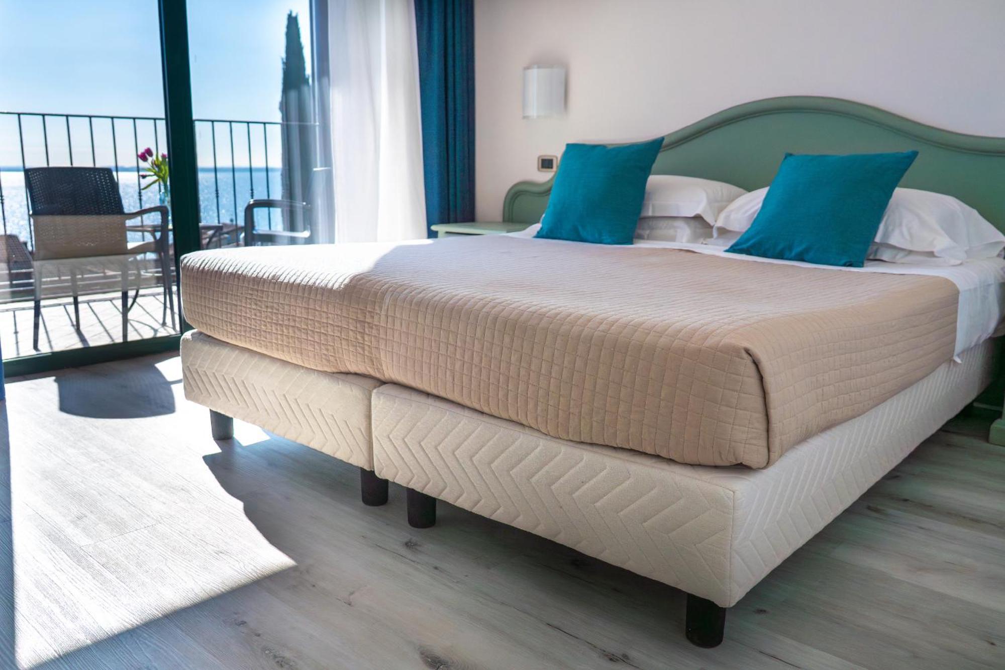 Superior Double or Twin Room Lake View
