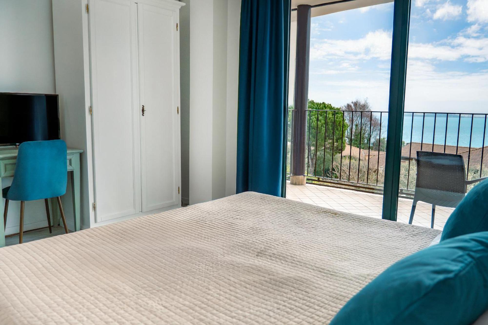 Superior Double or Twin Room Lake View