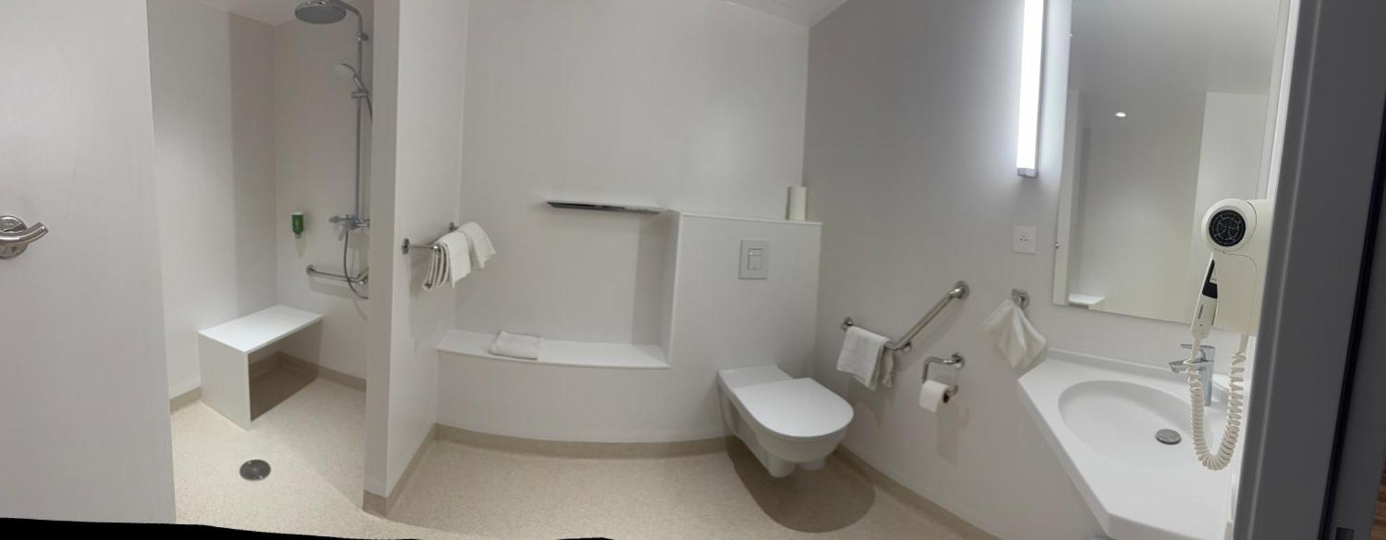 Chambre Double - Accessible aux Personnes à Mobilité Réduite