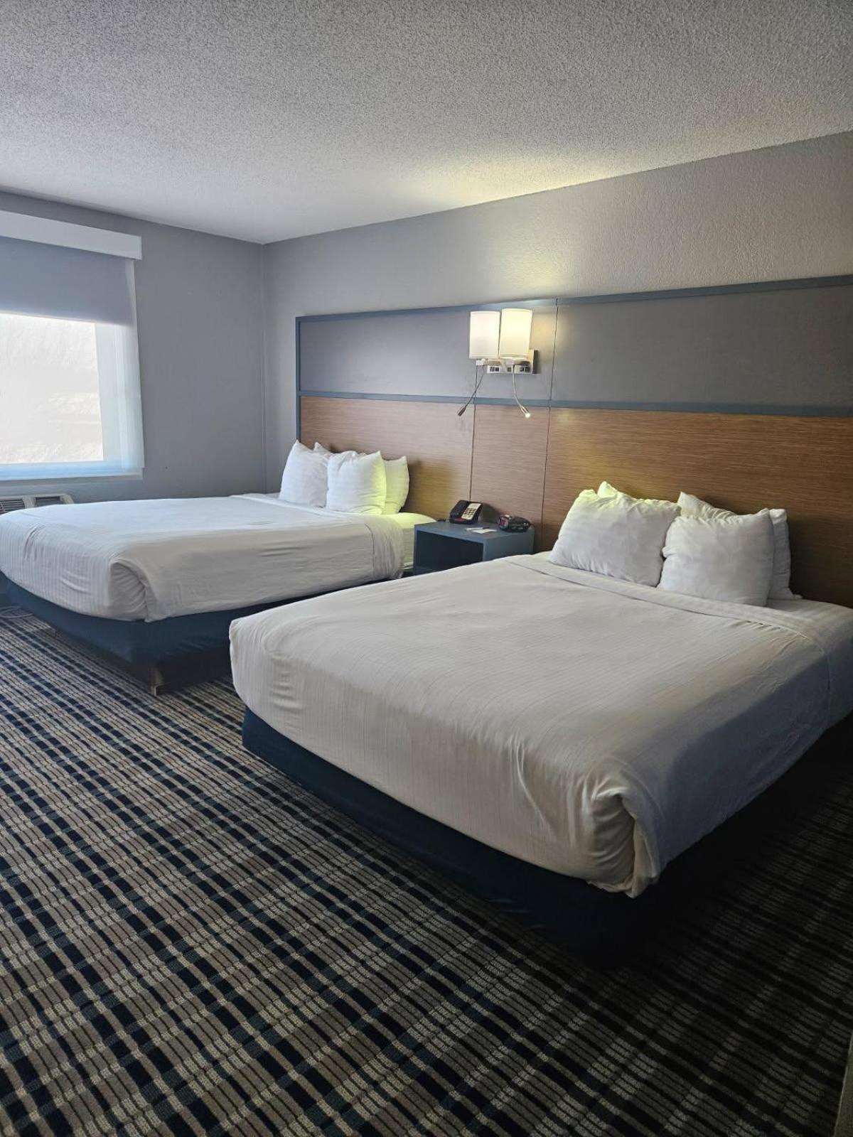 Queen Room Two Queen Beds Non-Smoking