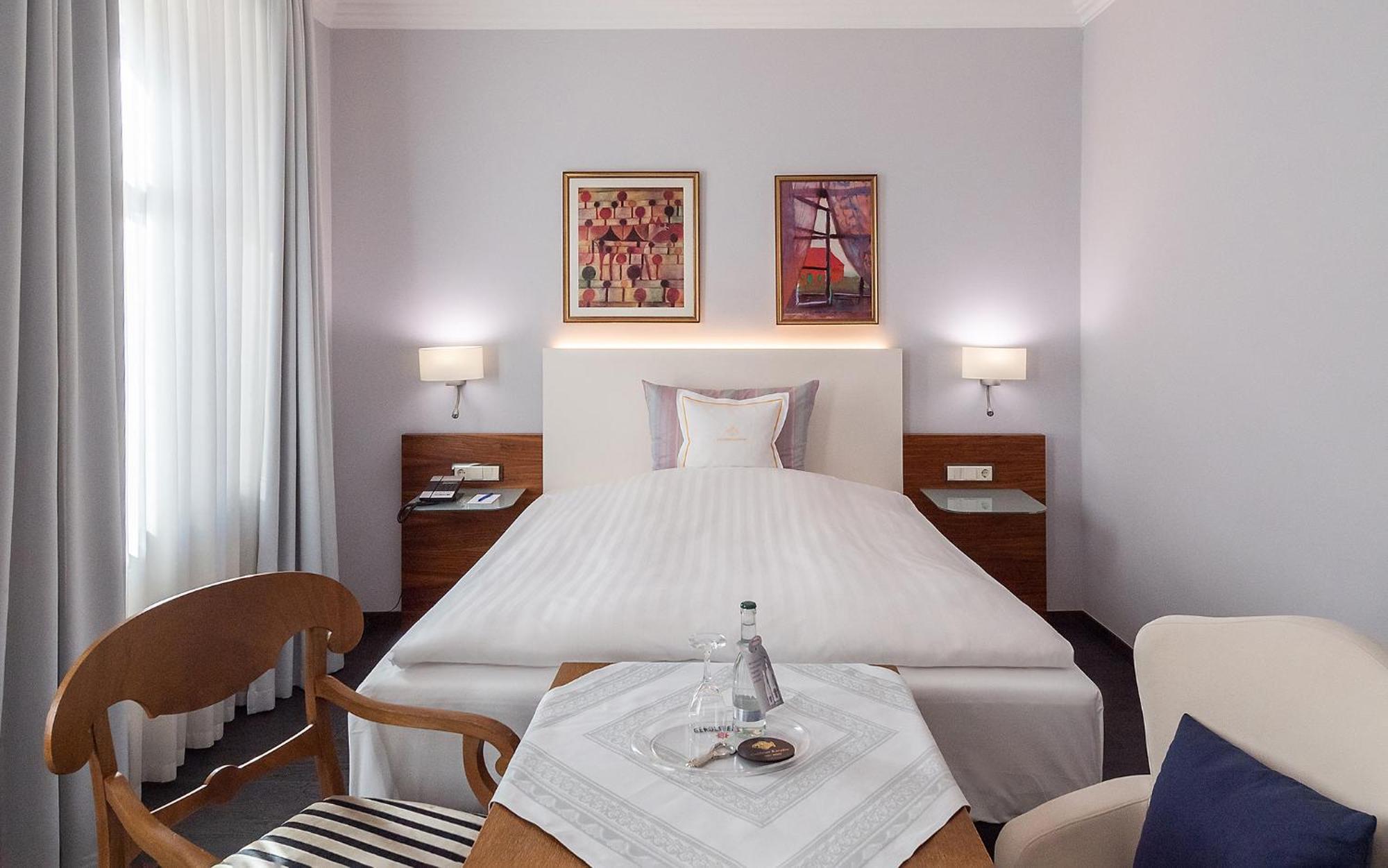 Standard Queen Room