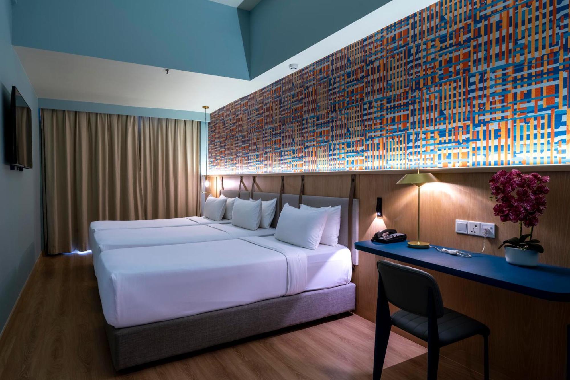 Superior Room Three Single Beds