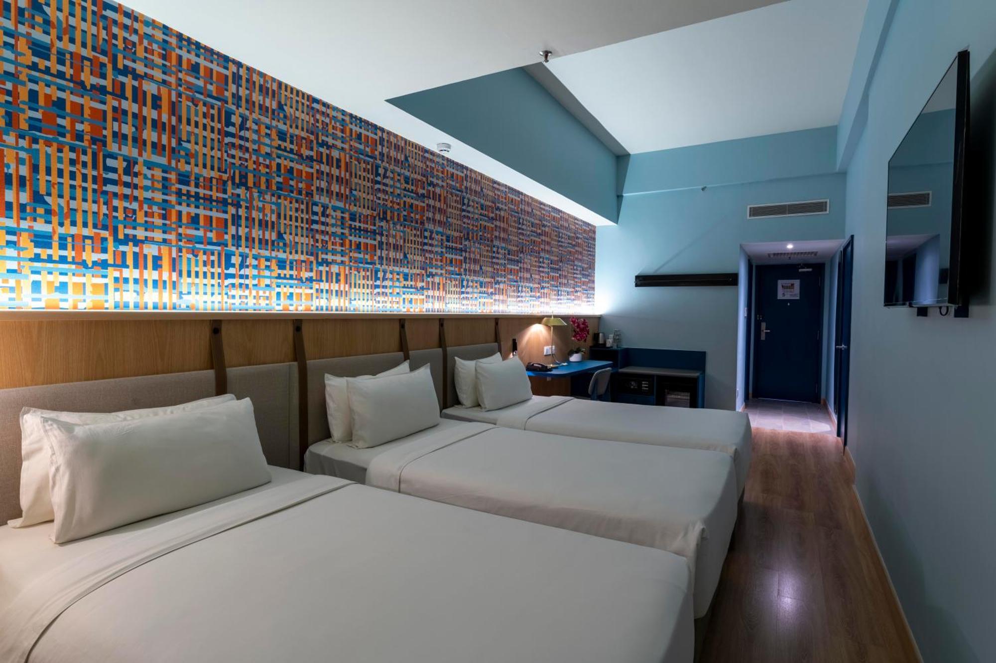 Superior Room Three Single Beds