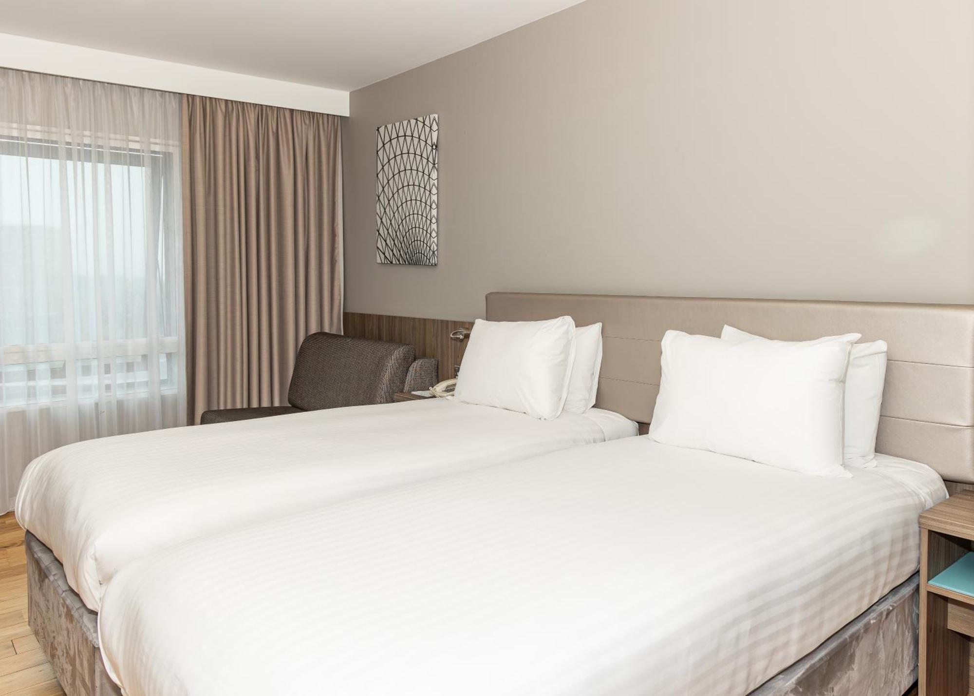 Standard Room Two Single Beds Accessible
