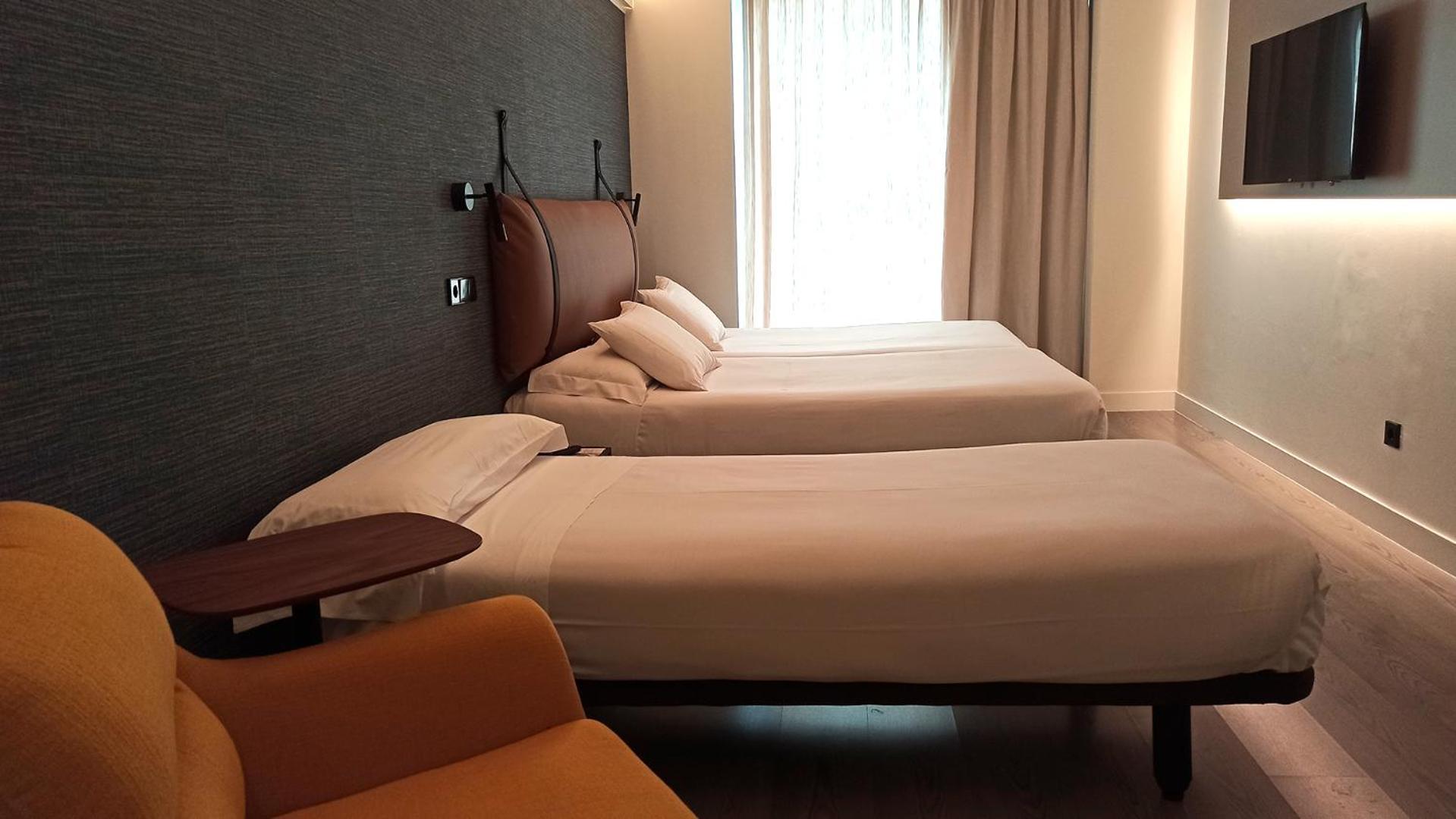 Camera Matrimoniale con Letto Supplementare (2 Adulti + 1 Bambino)