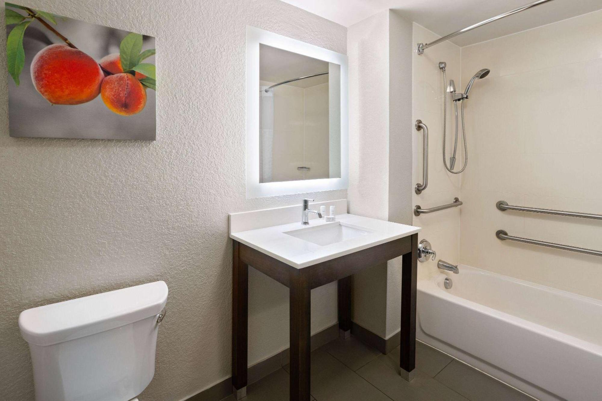 Queen Room Two Queen Beds Mobility Access or Non-Smoking