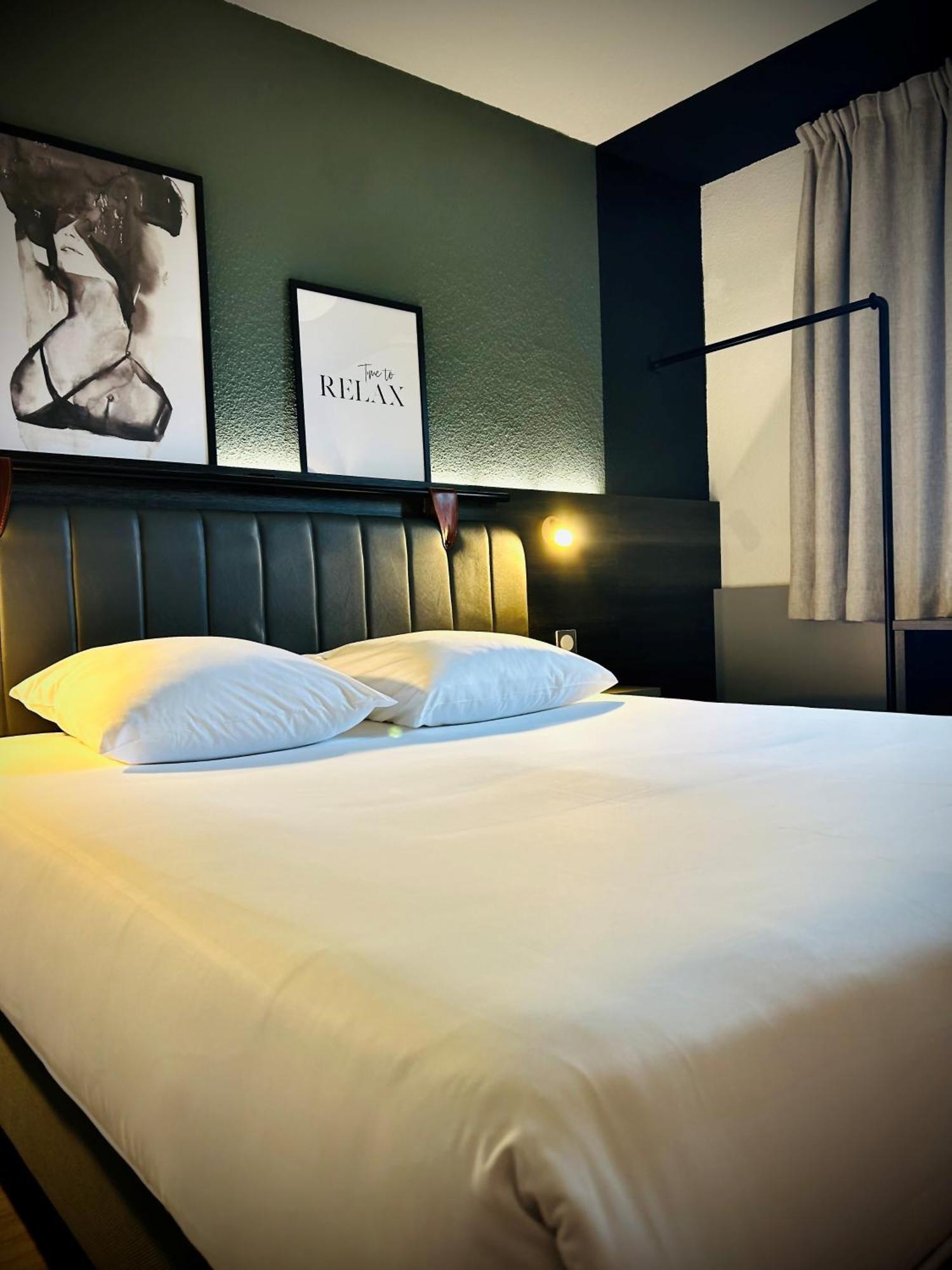 Standard Double Room Queen Bed